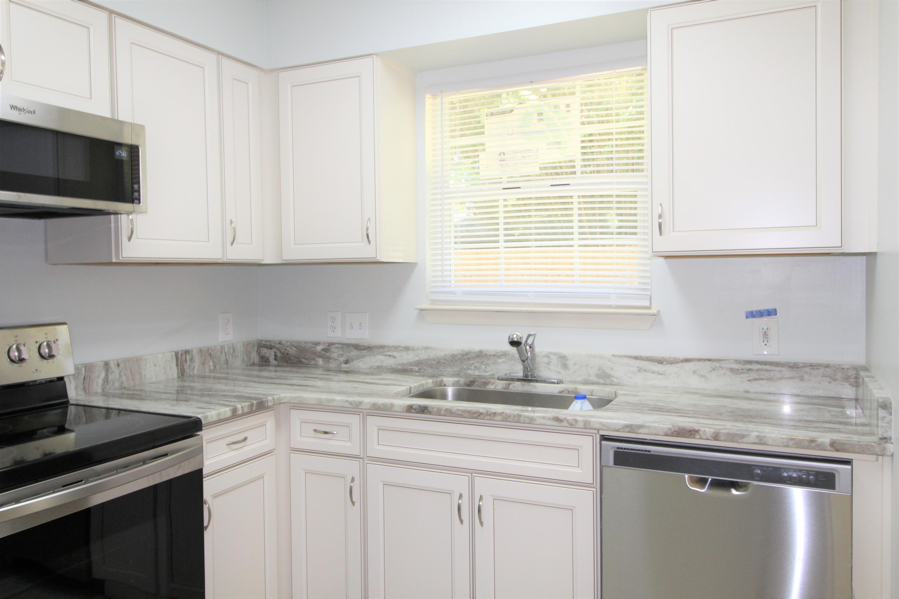 WILDWOOD PARK S/D LOT 3 BLK 2 - Residential