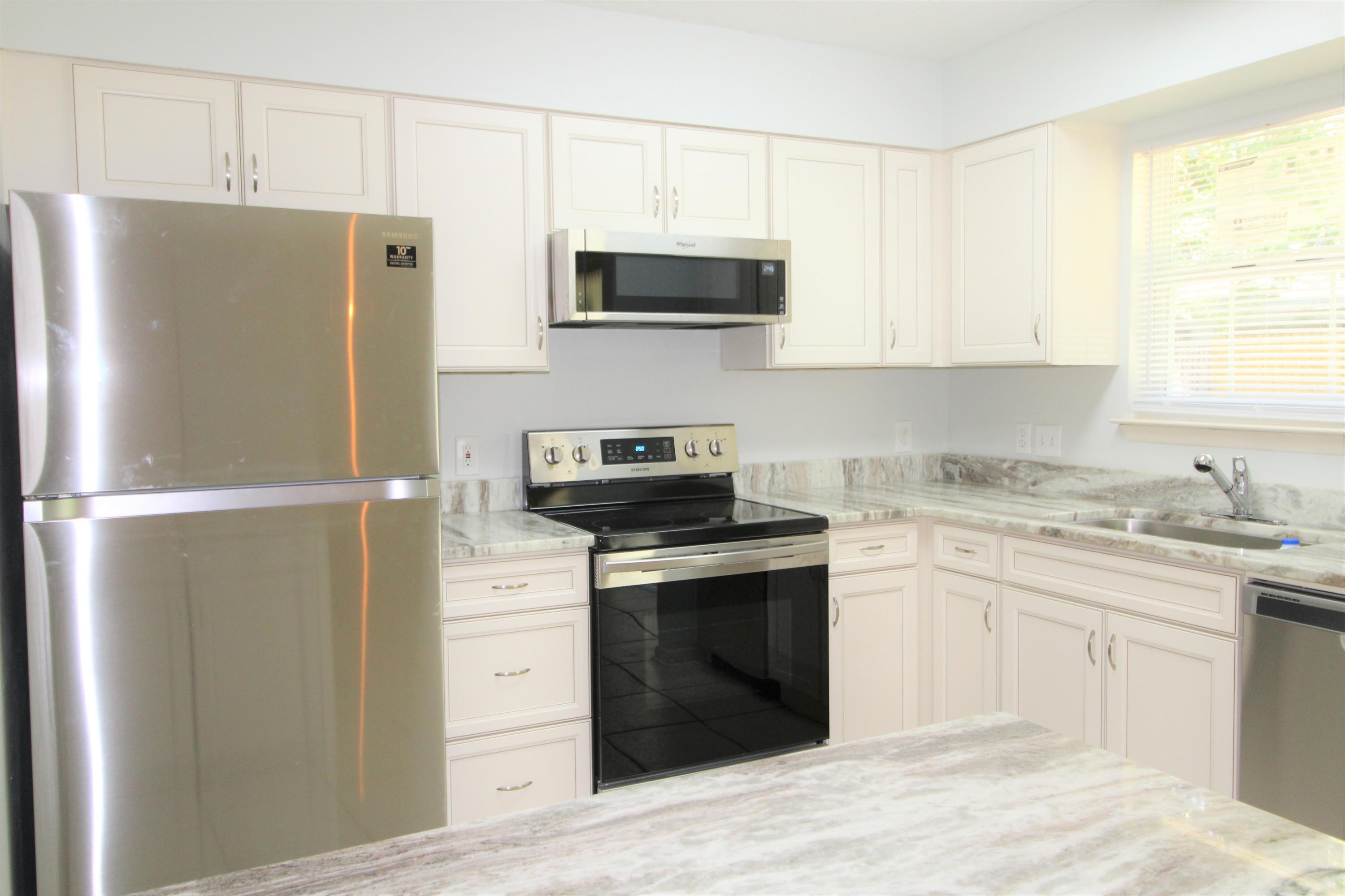 WILDWOOD PARK S/D LOT 3 BLK 2 - Residential