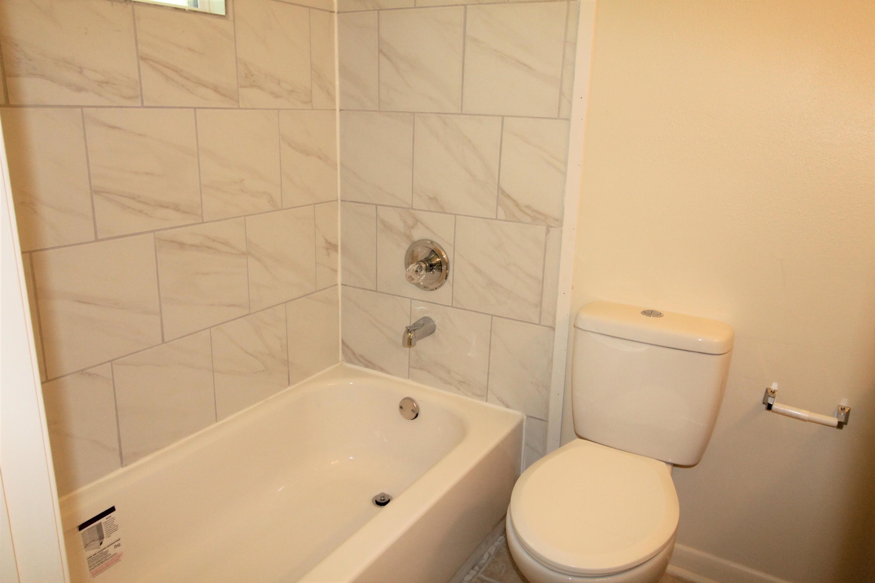 WILDWOOD PARK S/D LOT 3 BLK 2 - Residential