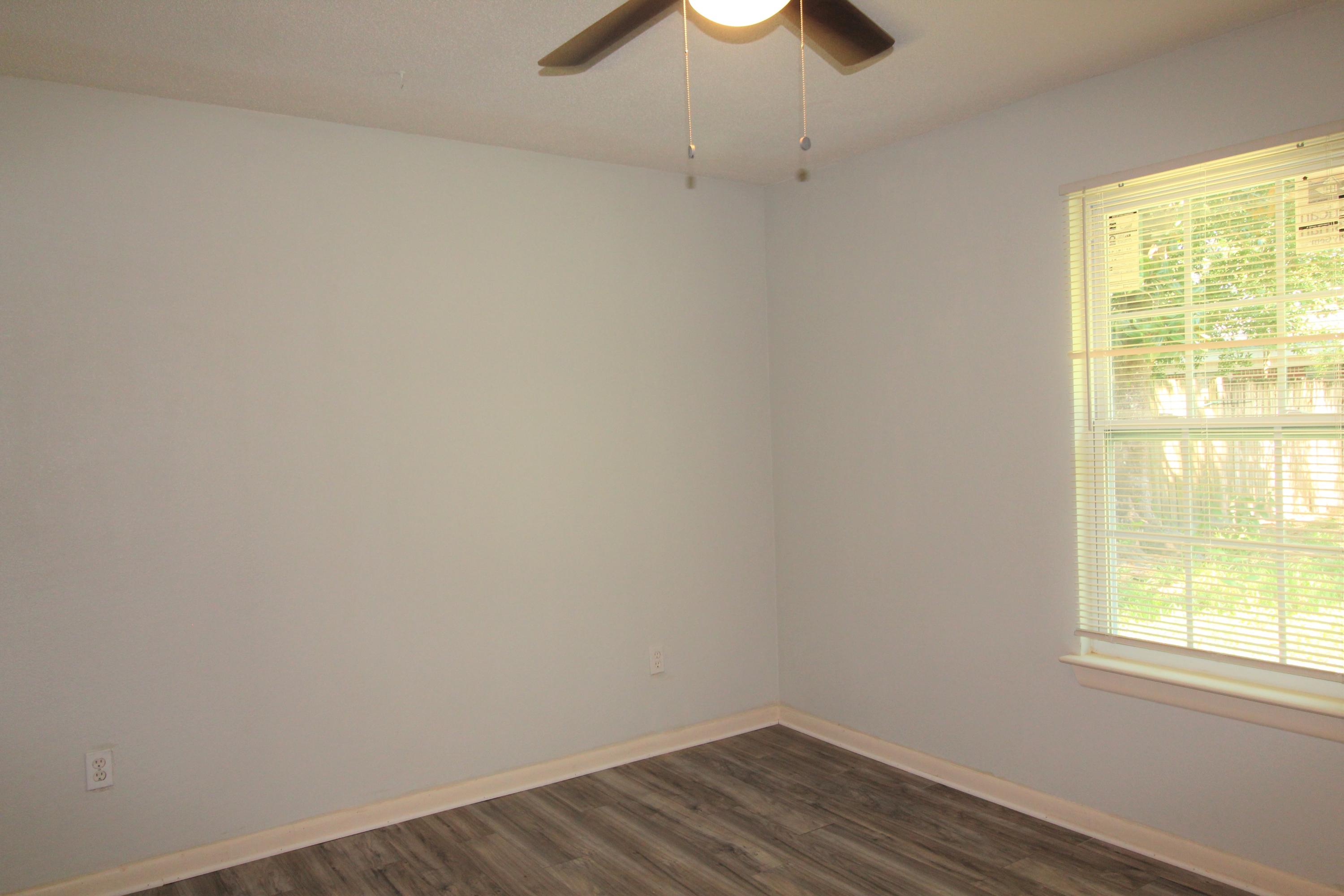 WILDWOOD PARK S/D LOT 3 BLK 2 - Residential