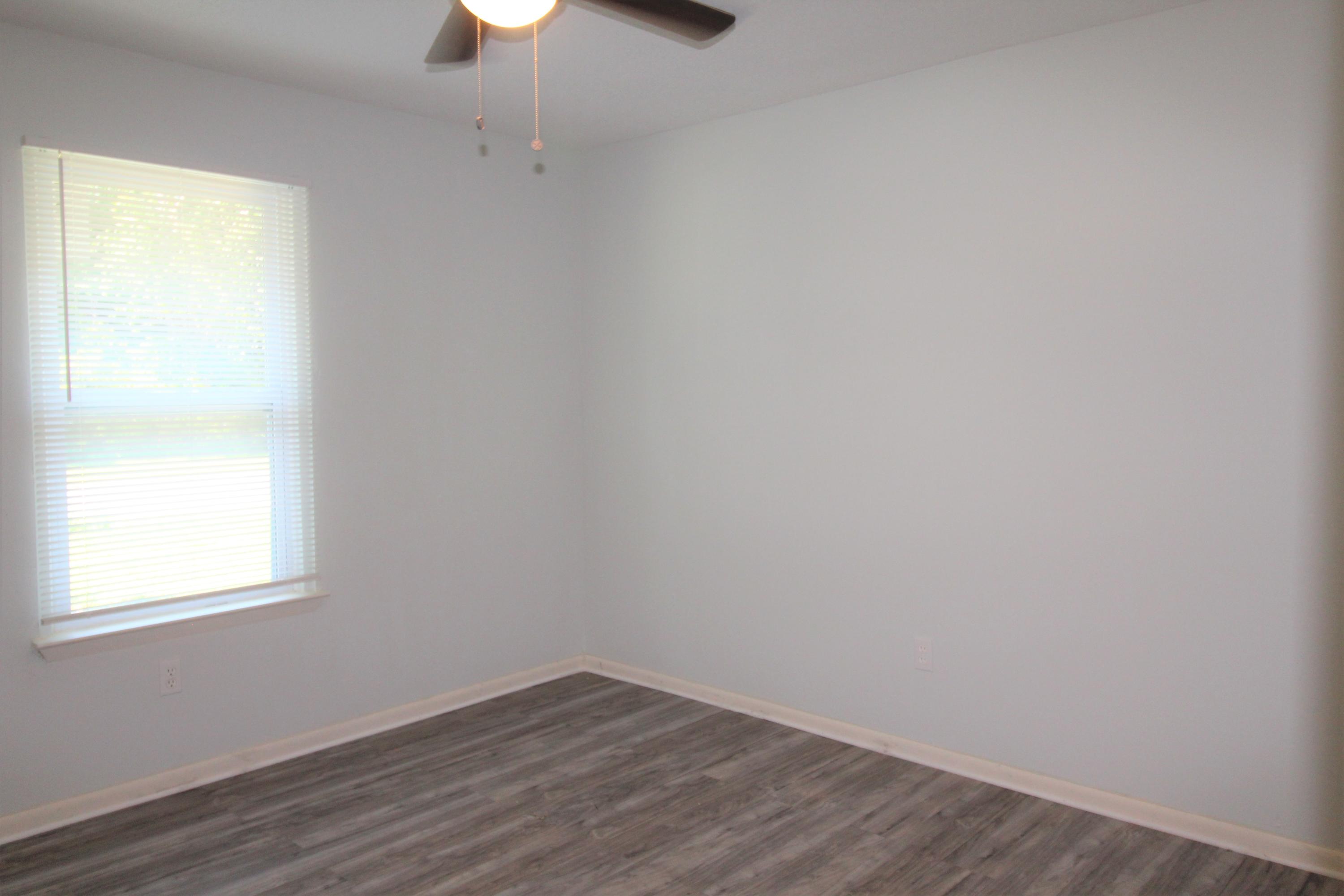 WILDWOOD PARK S/D LOT 3 BLK 2 - Residential