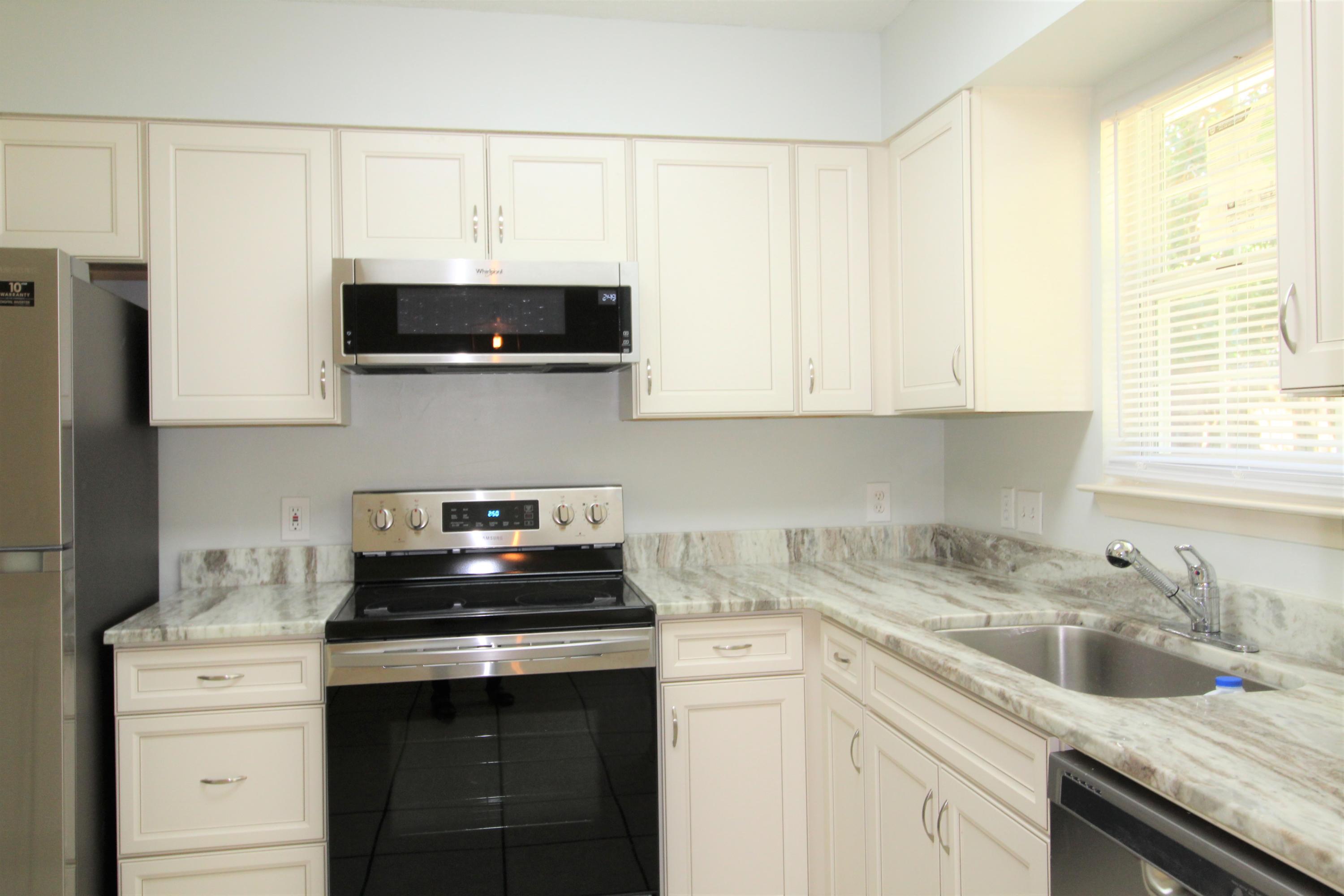 WILDWOOD PARK S/D LOT 3 BLK 2 - Residential