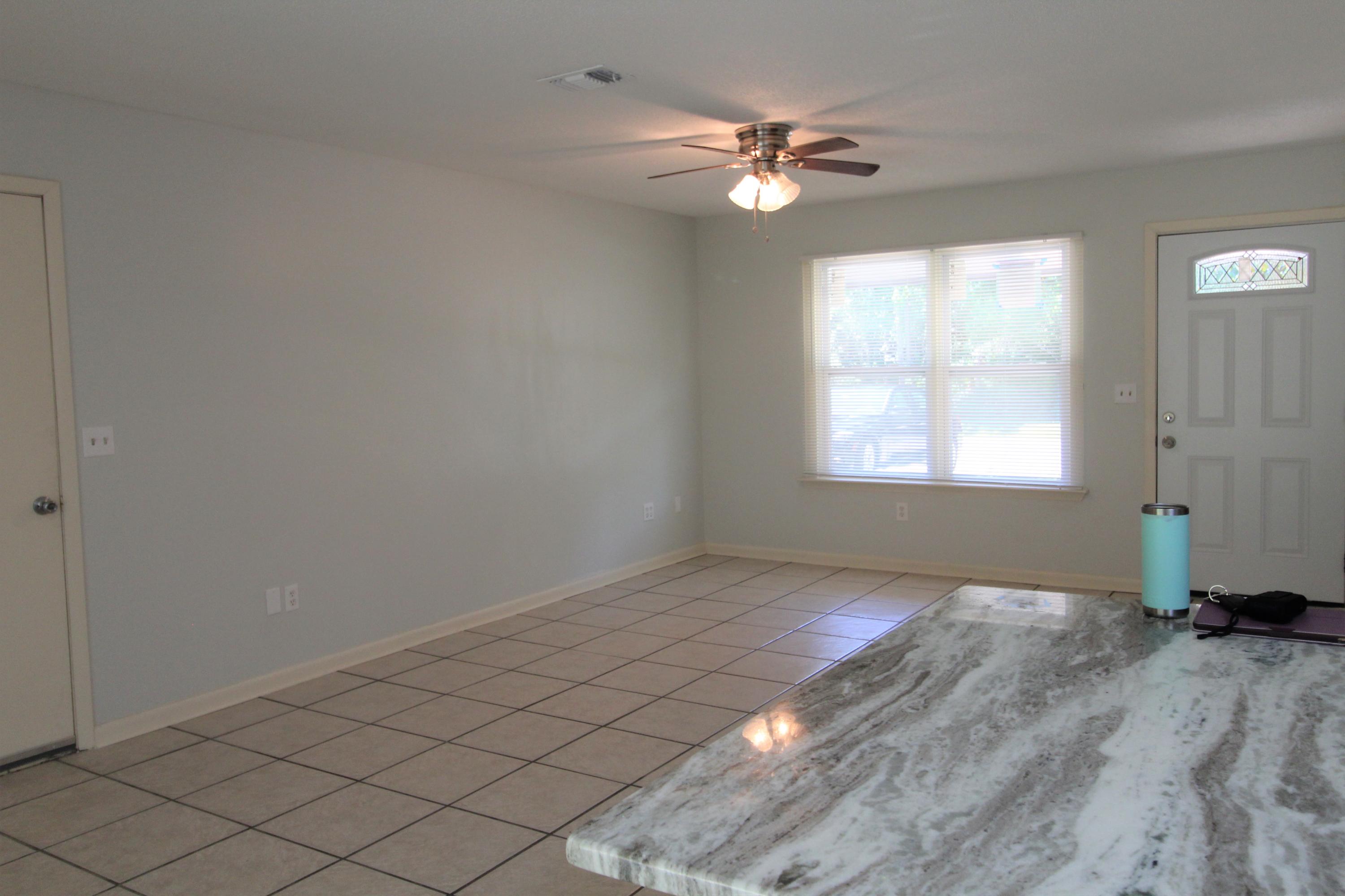 WILDWOOD PARK S/D LOT 3 BLK 2 - Residential