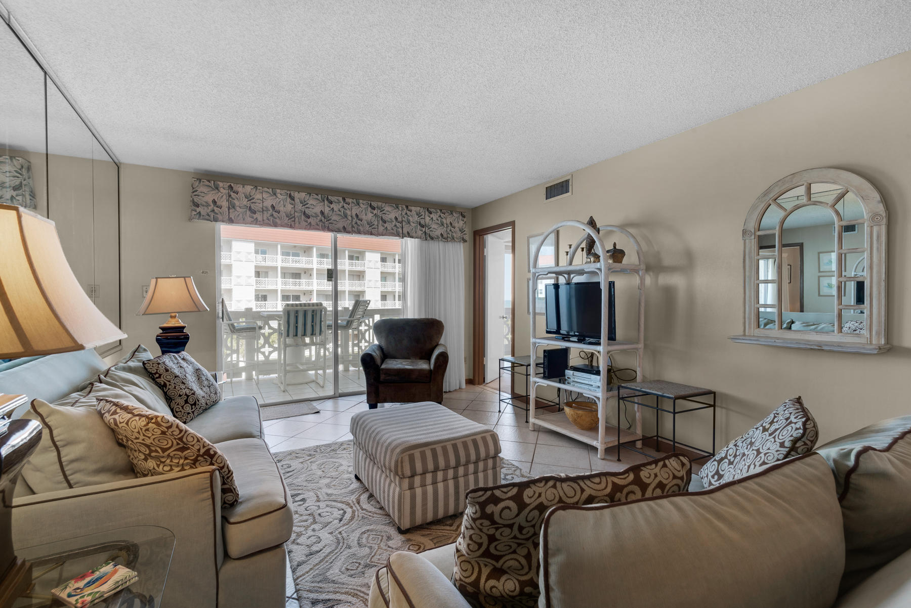 EL MATADOR CONDO - Residential