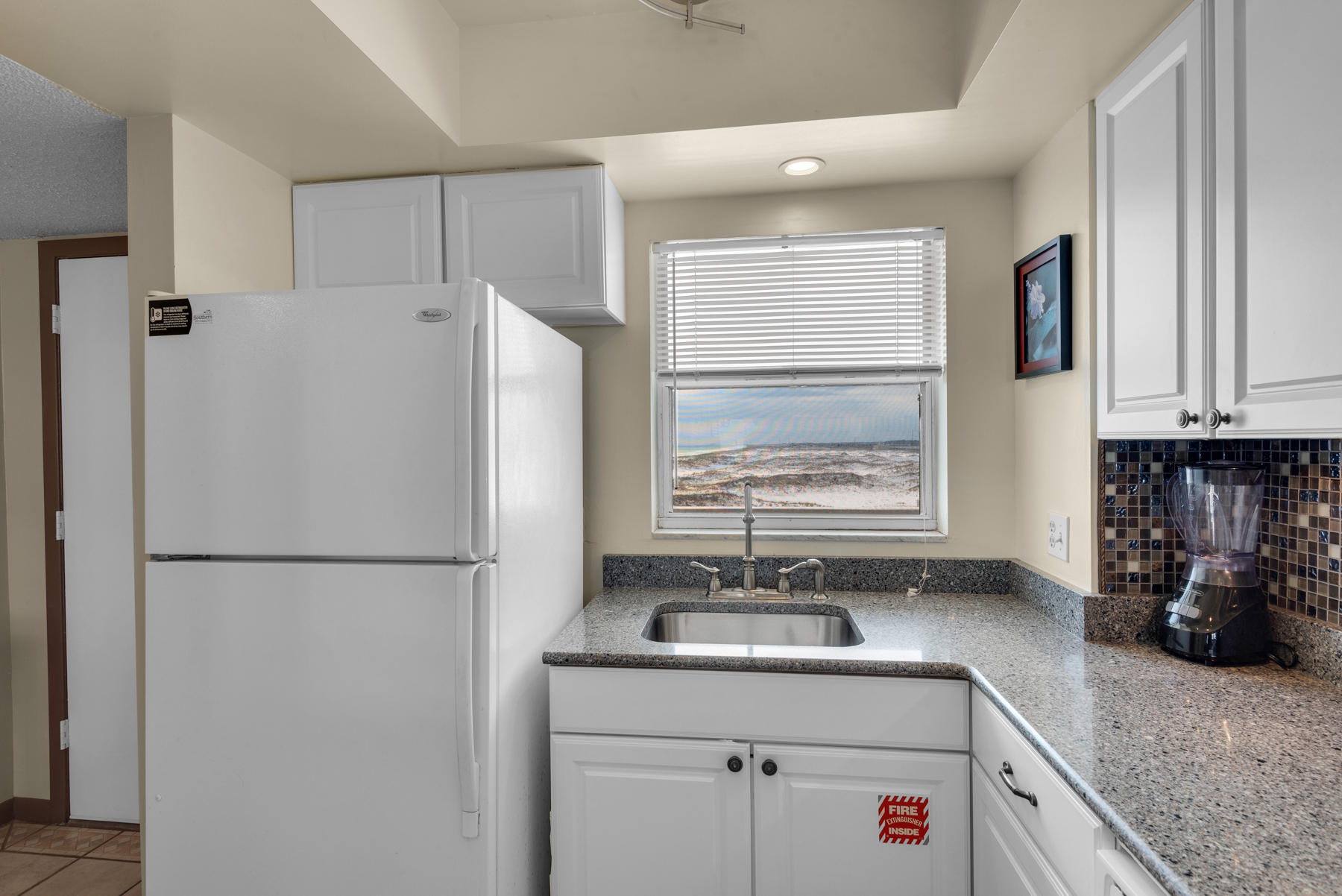 EL MATADOR CONDO - Residential