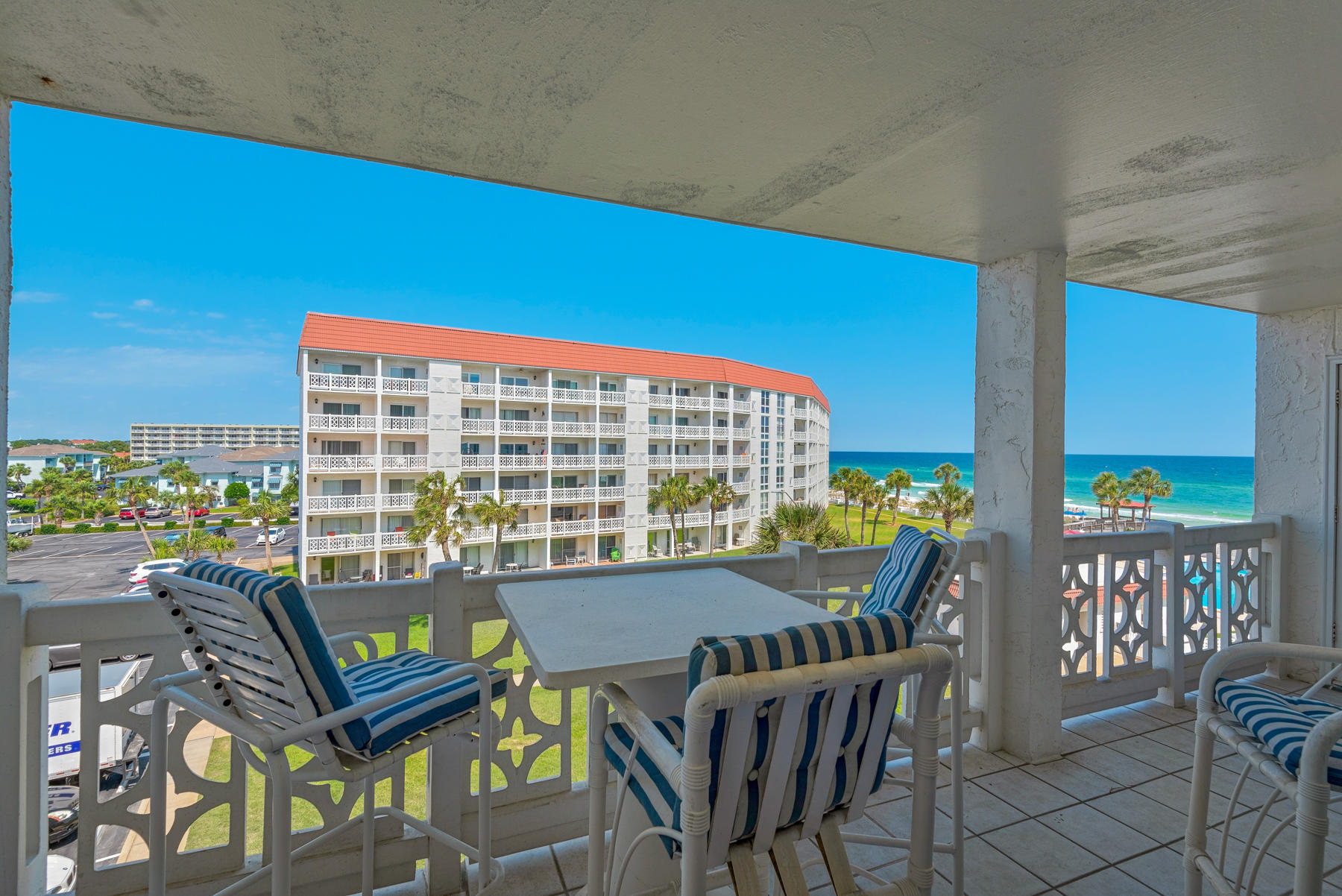 EL MATADOR CONDO - Residential