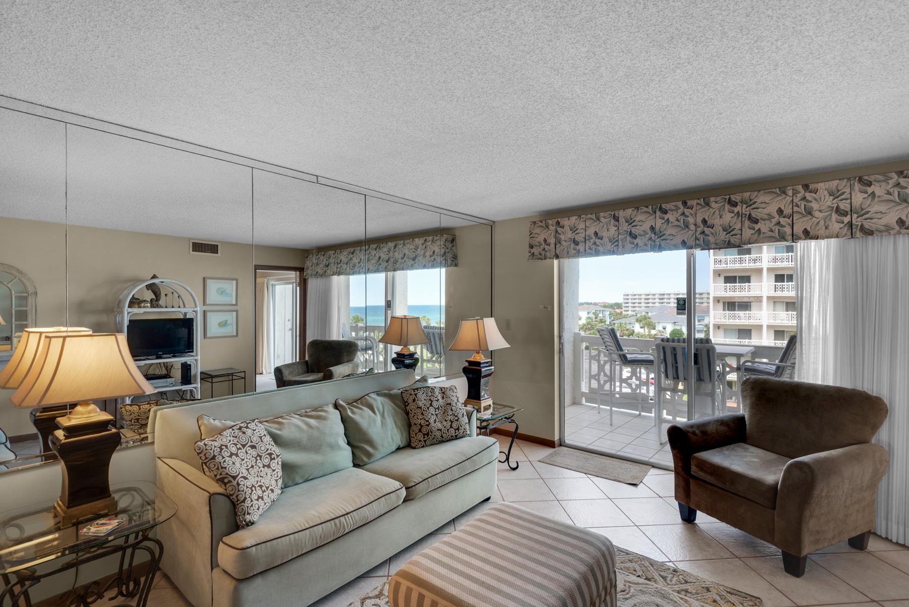 EL MATADOR CONDO - Residential