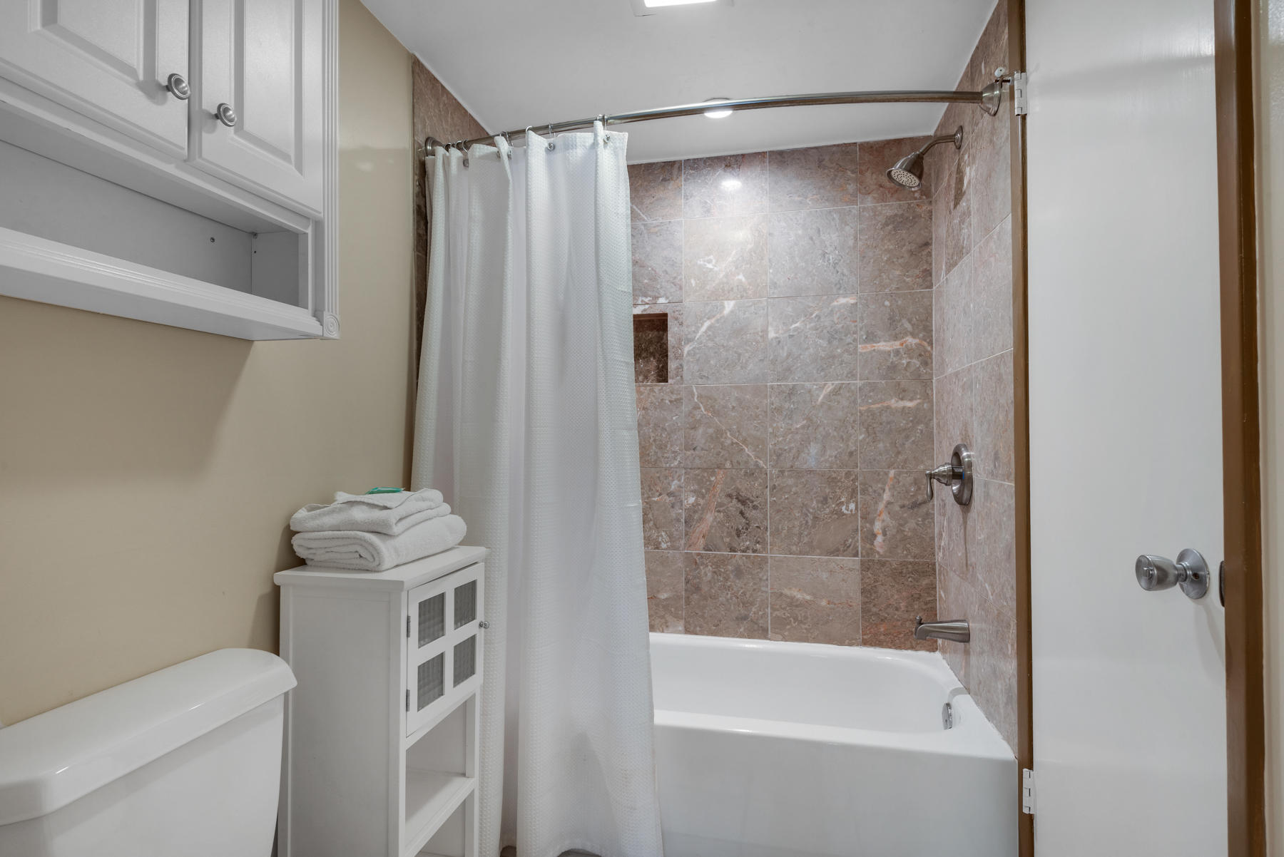 EL MATADOR CONDO - Residential