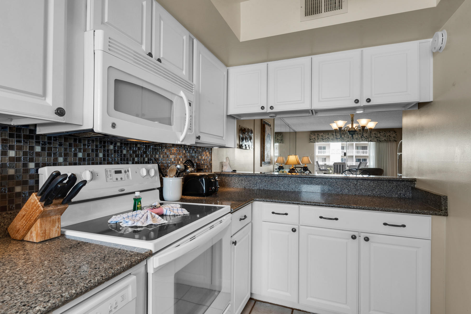 EL MATADOR CONDO - Residential