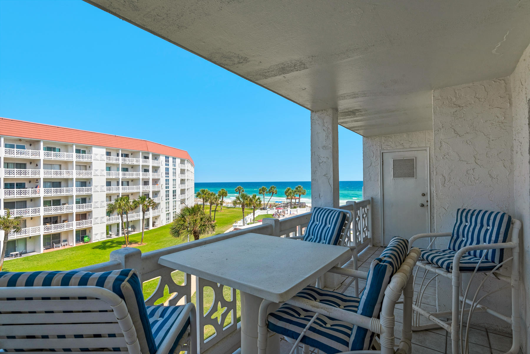 EL MATADOR CONDO - Residential