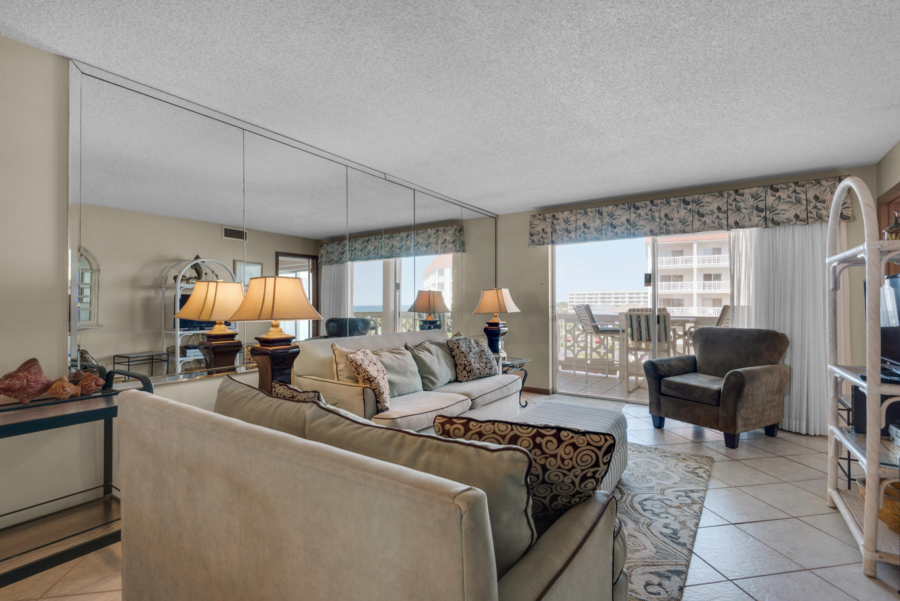 EL MATADOR CONDO - Residential