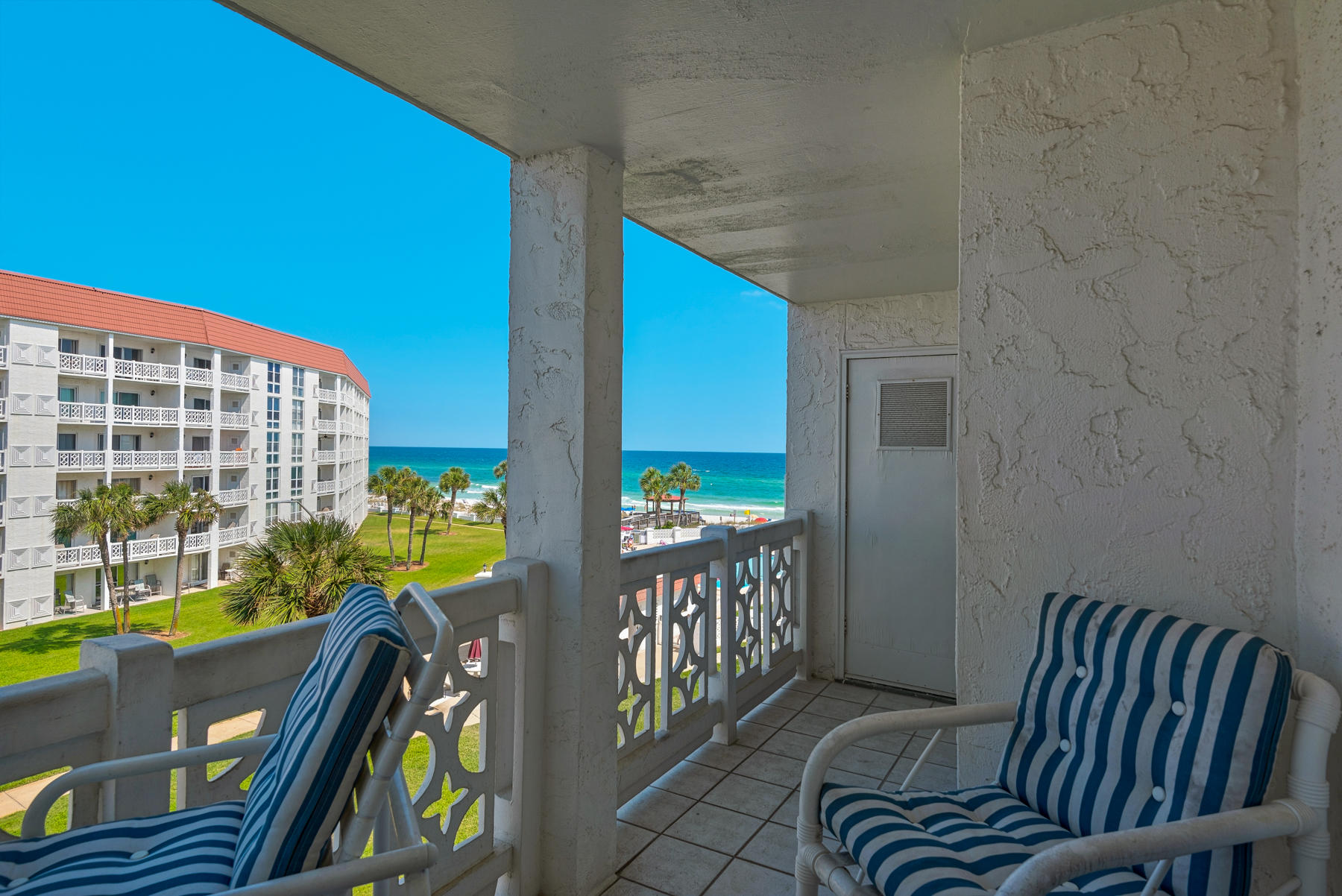 EL MATADOR CONDO - Residential