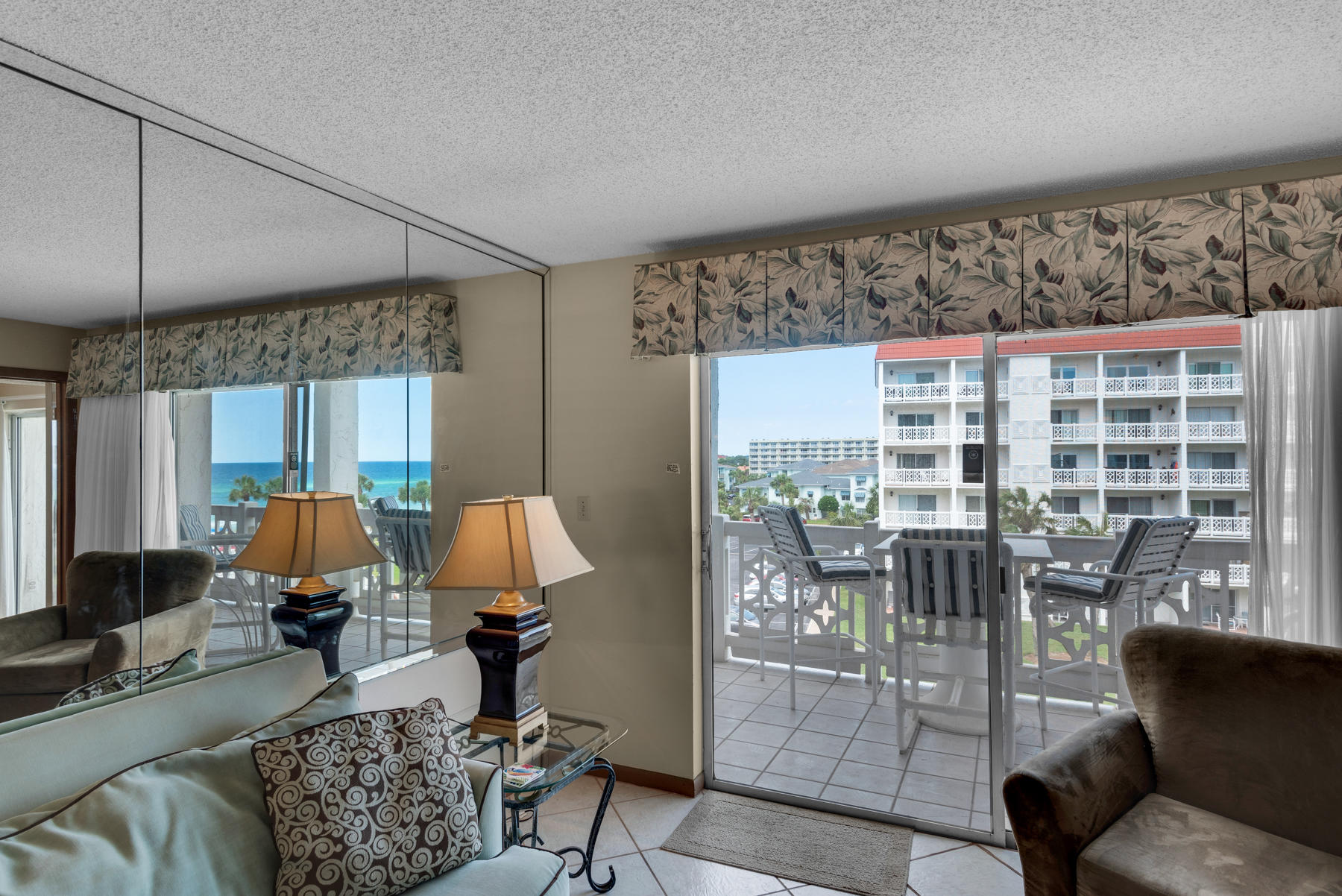 EL MATADOR CONDO - Residential