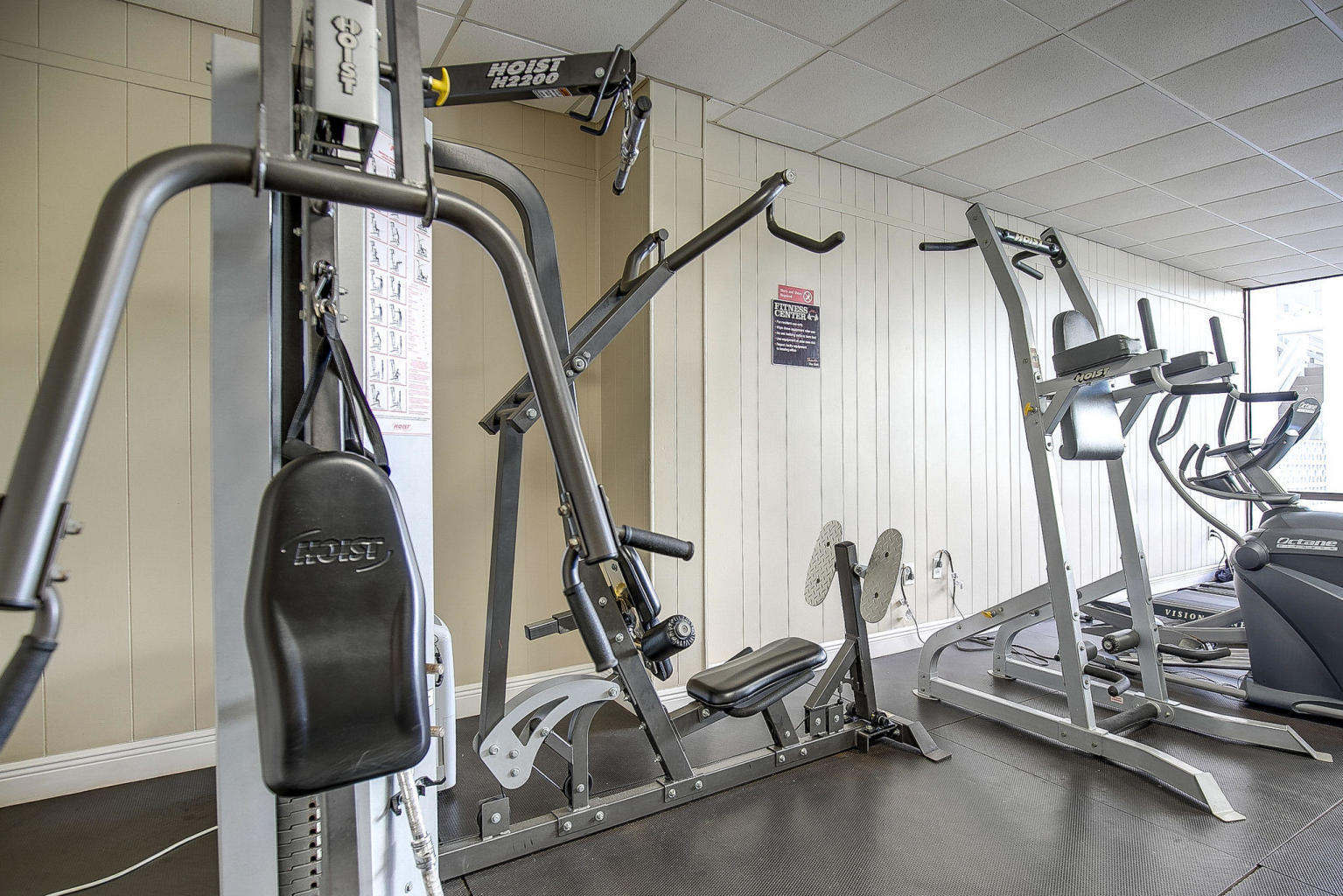 EL MATADOR CONDO - Residential