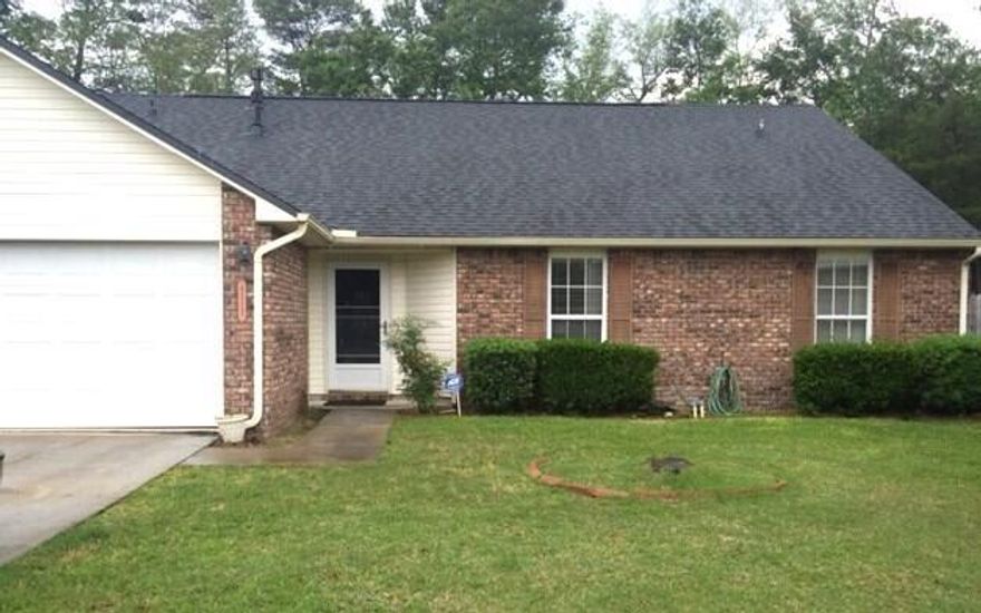 Enjoy the Bluewater Bay lifestyle! The great room features a vaulted ceiling, gas fireplace, wood floors and sliding glass doors leading to the screened in porch overlooking the fully fenced backyard.  The master bedroom offers an adjoining bath with separate shower and a large walk-in closet. The home is situated on one of Parkwood Square's largest lots and is minutes away from shopping, dining and Bluewater Elementary School. HVAC 2009, NEW ROOF in April 2022. Make your appointment for a showing today!