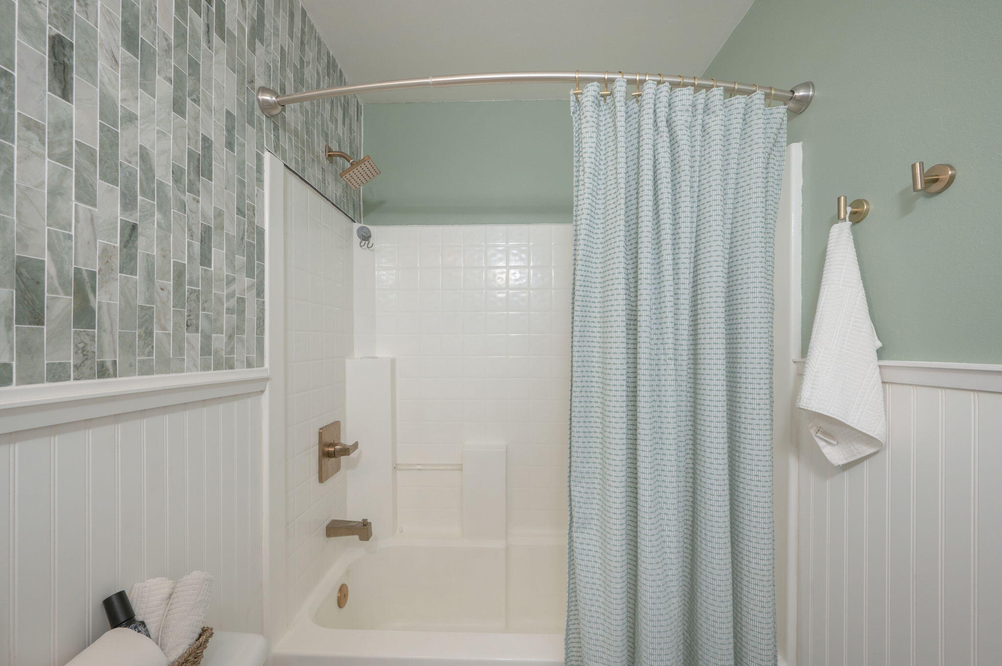 HOLLEY BY THE SEA - Residential
