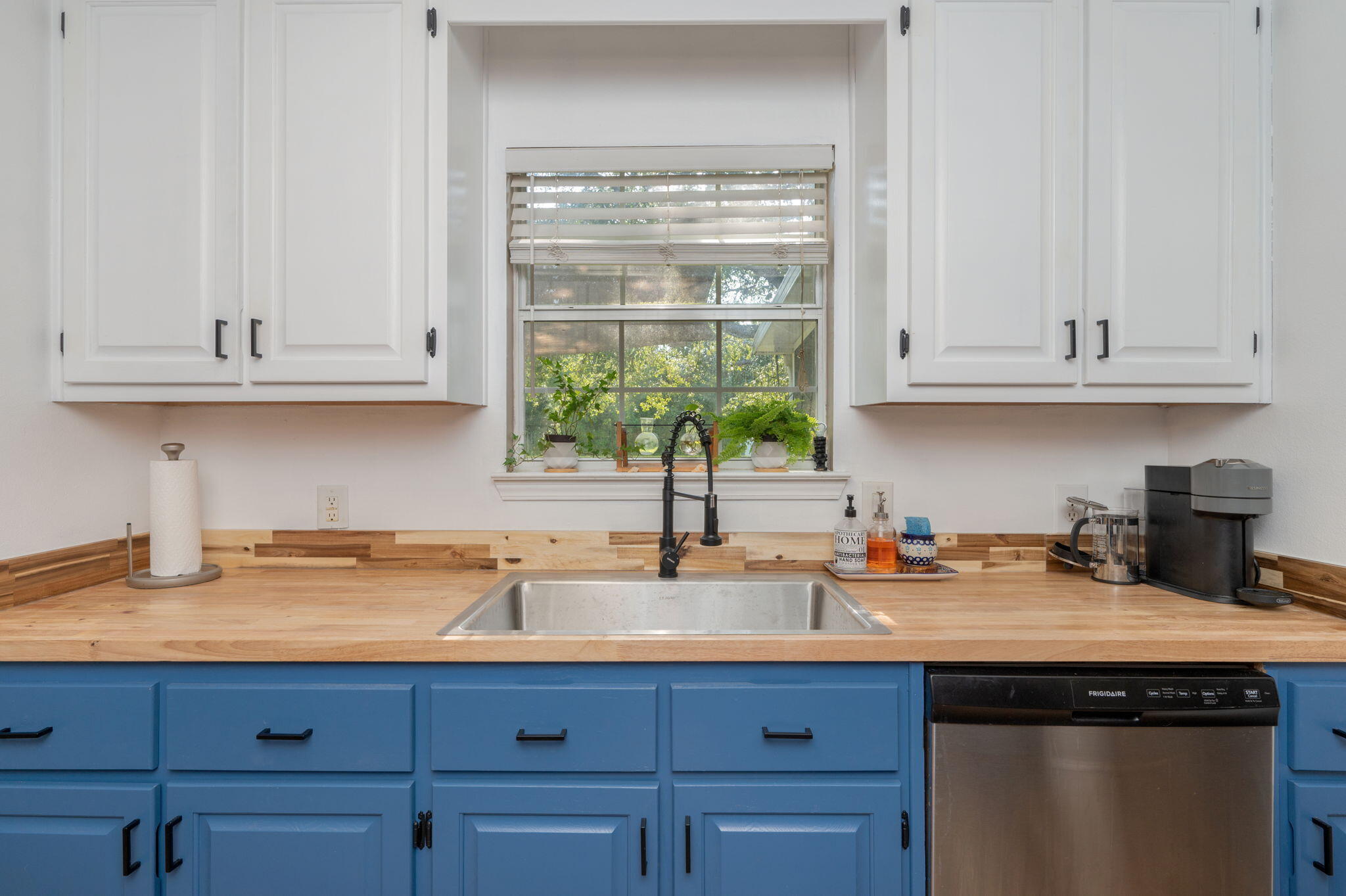HOLLEY BY THE SEA - Residential