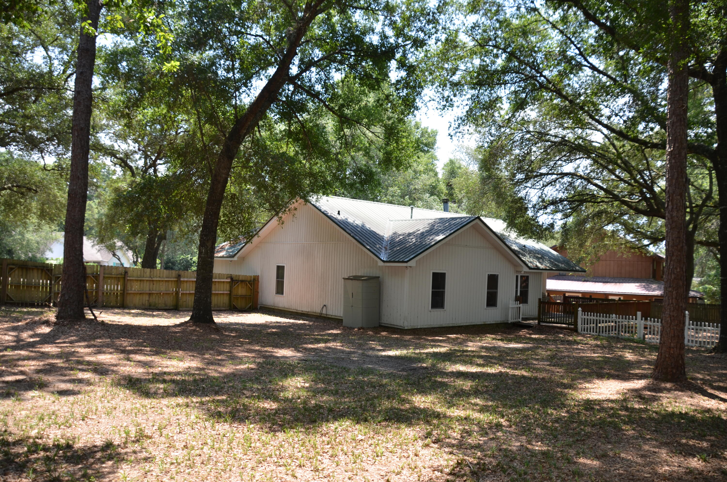 RIVERSIDE NORTH - Residential