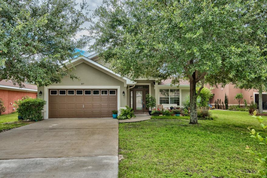 This spacious open floor plan features 3 bedrooms, 2 baths,additional living space and a 2 car garage is located in the highly desirable neighborhood of Driftwood Estates. The interior of the home feels very spacious with expansive vaulted ceilings and split floor plan. The kitchen, dining & living area are open making this home great for entertaining. The master bedroom is separate from the guest bedrooms for added privacy and offers a walk-in closet and en-suite bathroom with double vanity, stand up shower and garden tub to unwind in. This well maintained cul de sac home is situated on a serene lot backing up to a pond creating the perfect balance of indoor/outdoor living space.