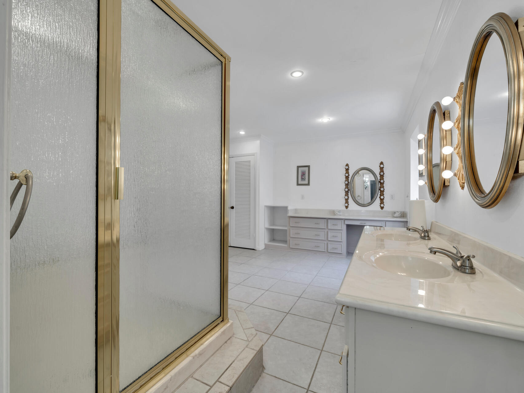 315 Vaughan Street NW Waterfront - Residential