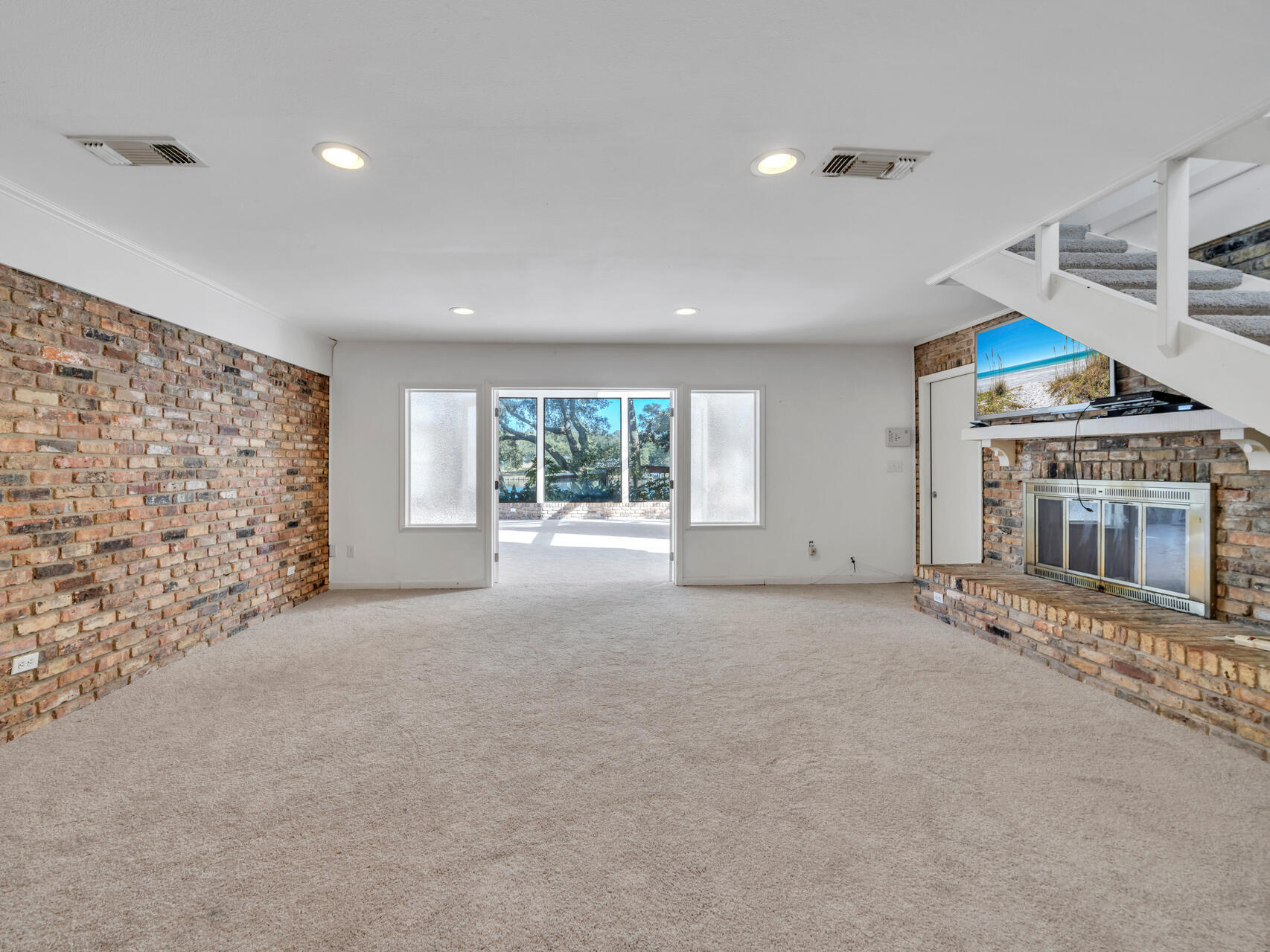 315 Vaughan Street NW Waterfront - Residential