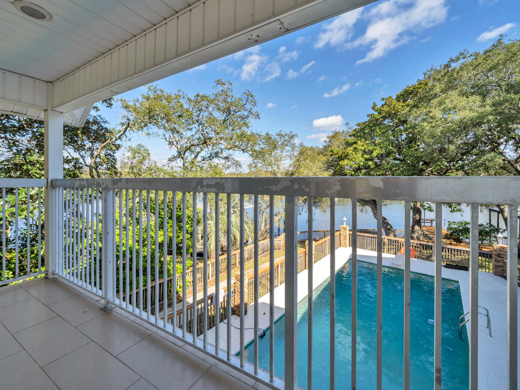 315 Vaughan Street NW Waterfront - Residential