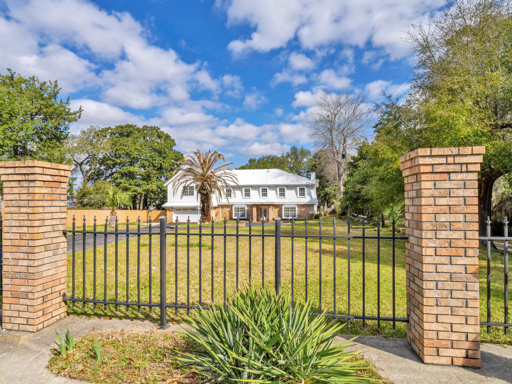 315 Vaughan Street NW Waterfront - Residential
