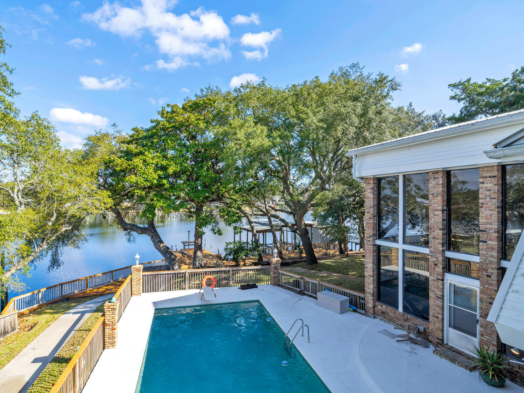 315 Vaughan Street NW Waterfront - Residential