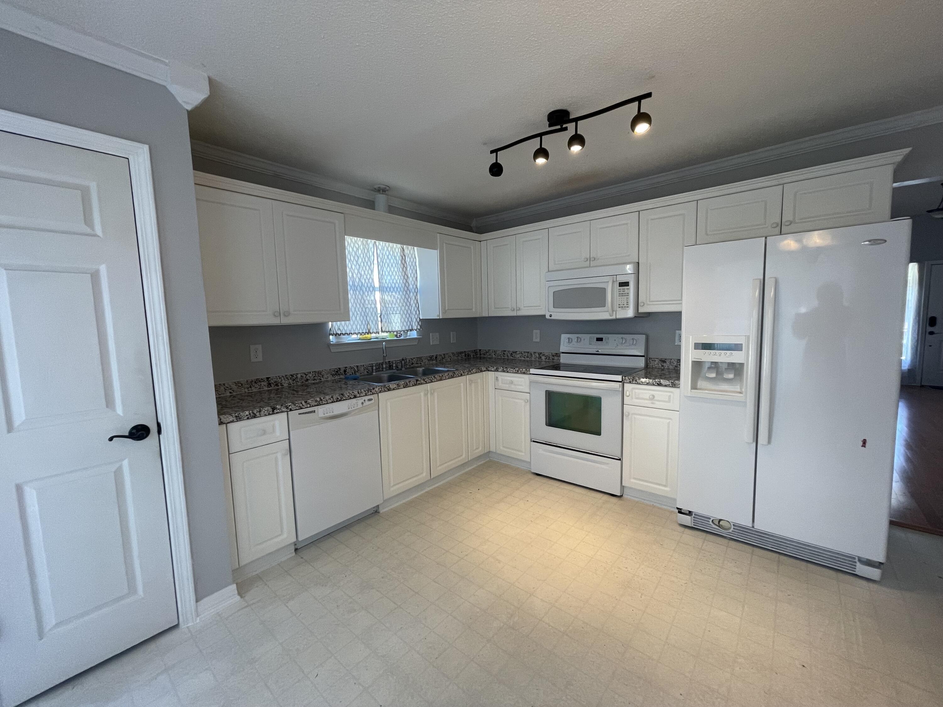 HIDDEN TRAILS PH 6 - Residential Lease