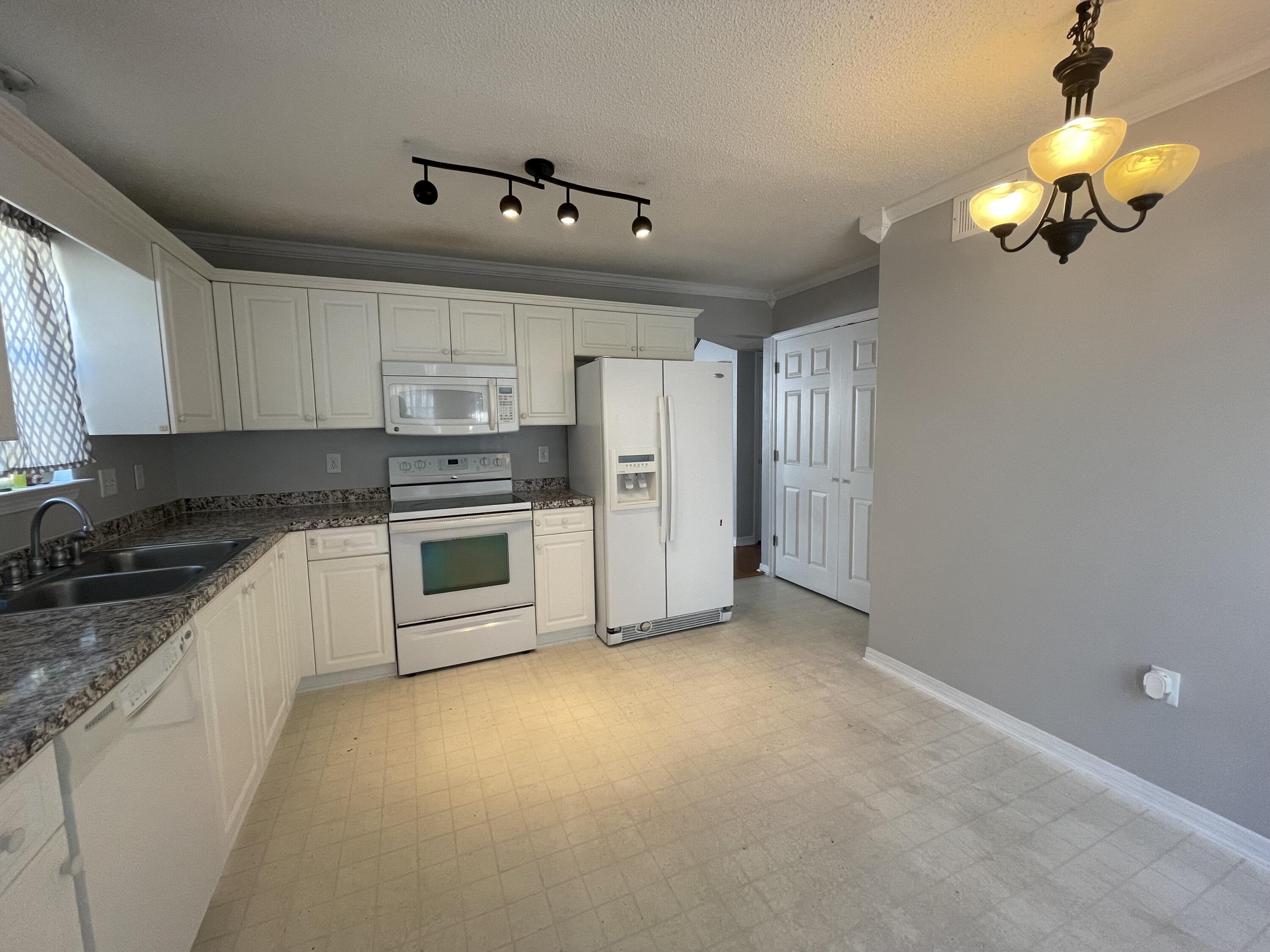 HIDDEN TRAILS PH 6 - Residential Lease