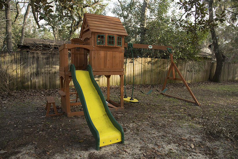 ROBLEDAL ESTATES - Residential