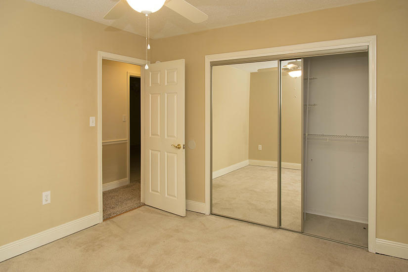 ROBLEDAL ESTATES - Residential