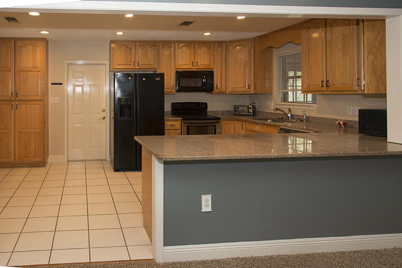 ROBLEDAL ESTATES - Residential