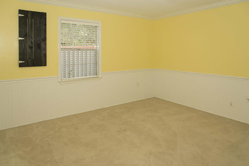 ROBLEDAL ESTATES - Residential