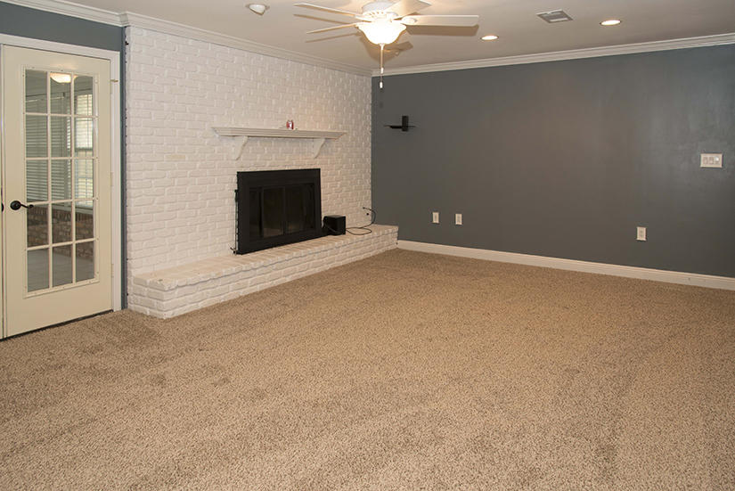 ROBLEDAL ESTATES - Residential