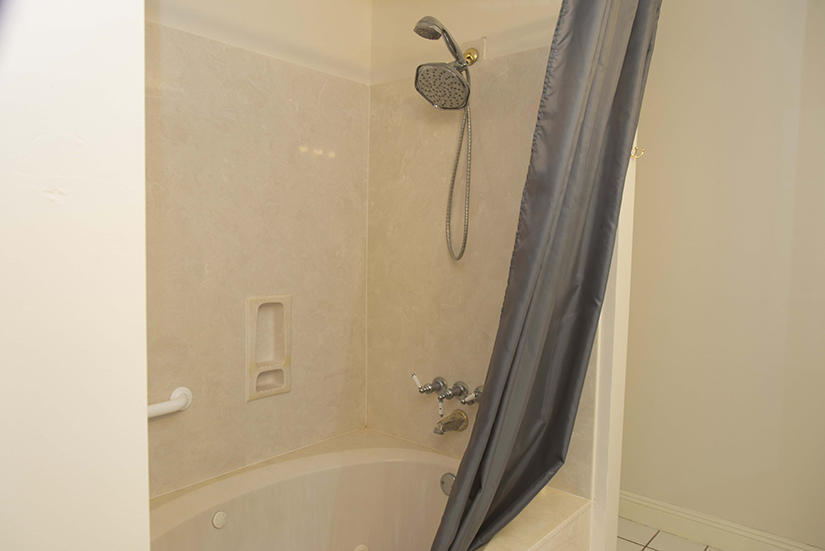 ROBLEDAL ESTATES - Residential