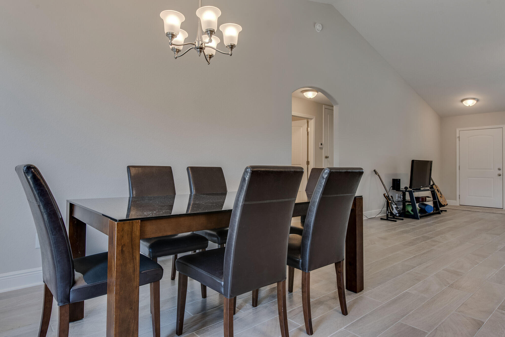 BELLA VISTA - Residential Lease