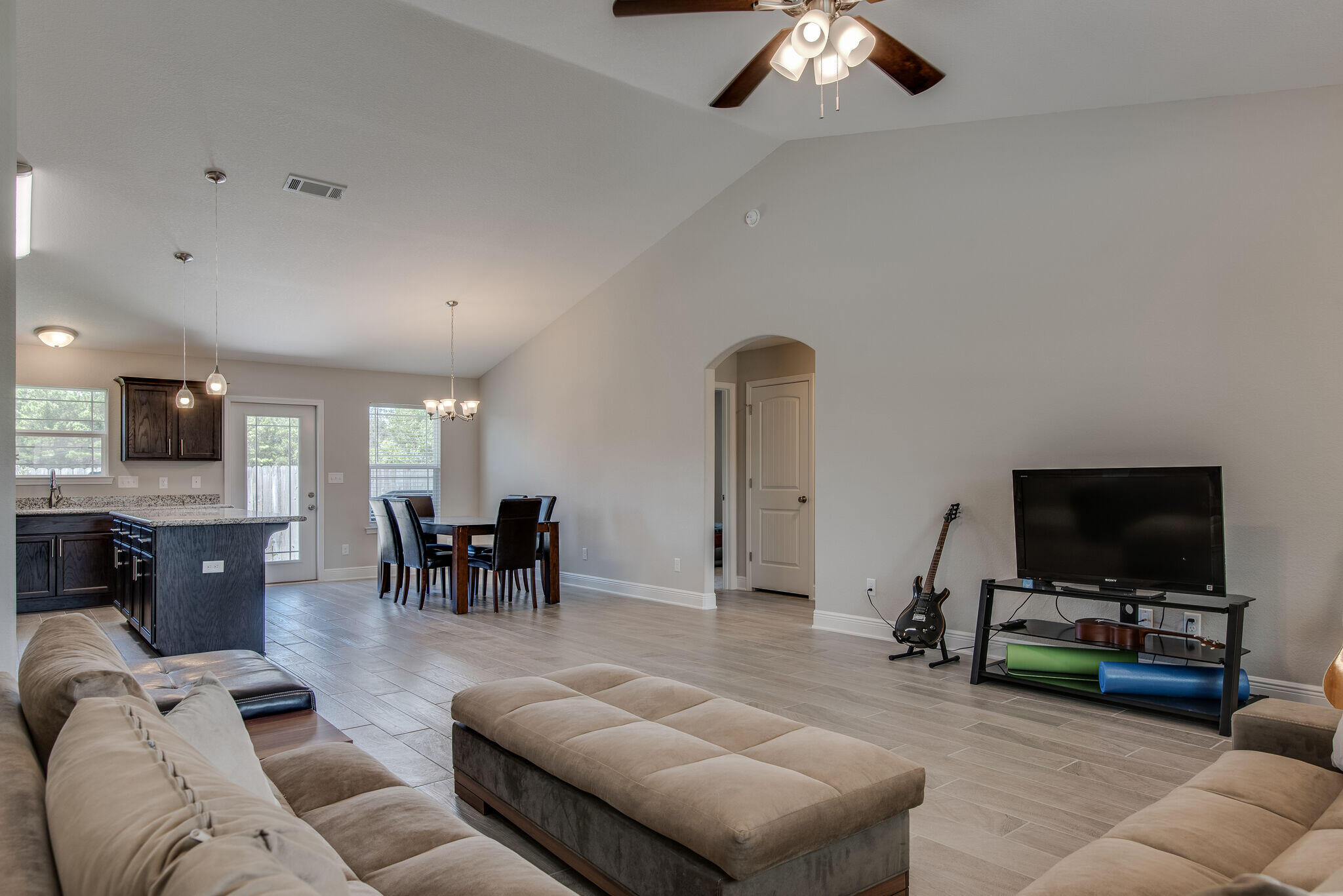 BELLA VISTA - Residential Lease