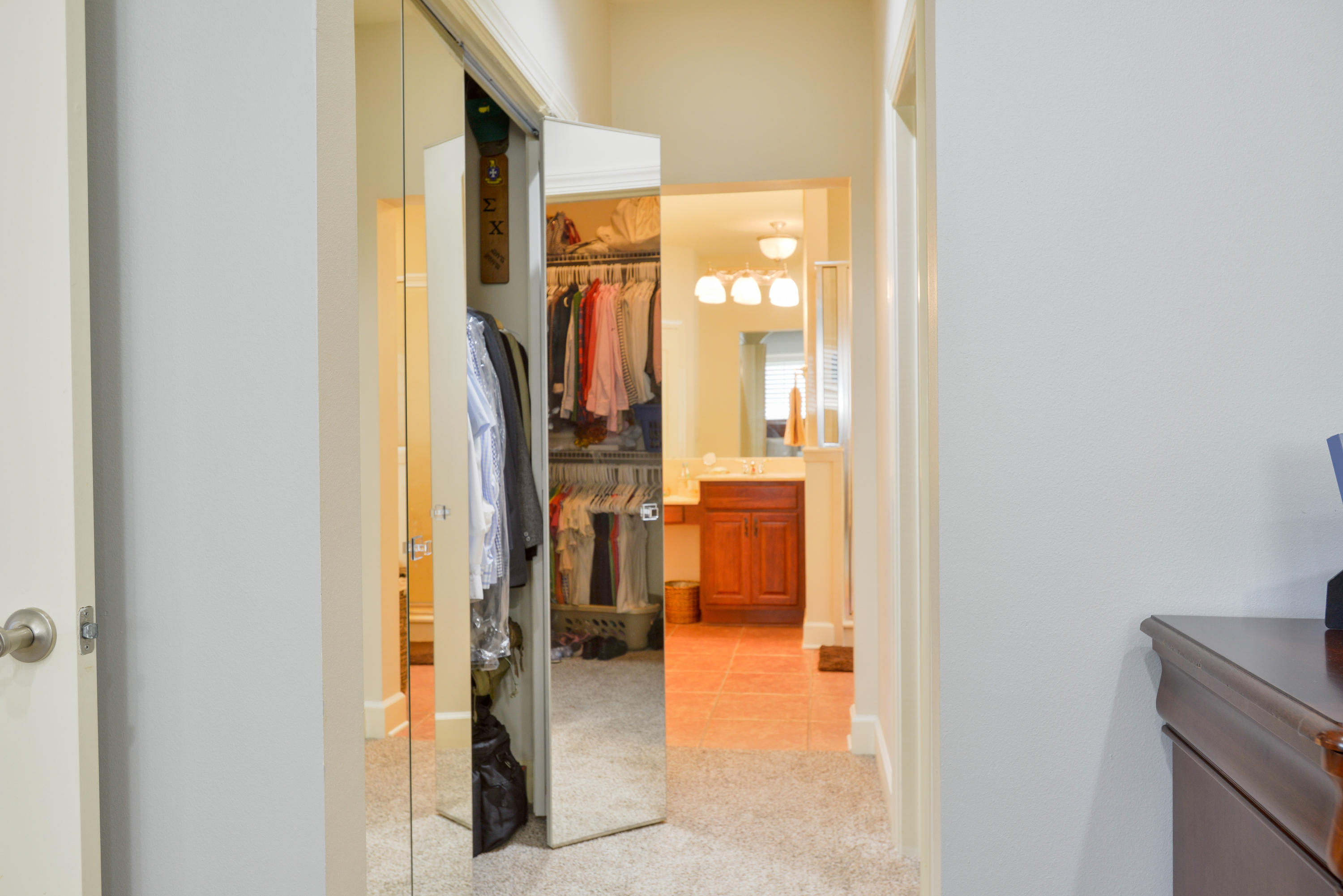 CHARDONNAY ESTATES - Residential