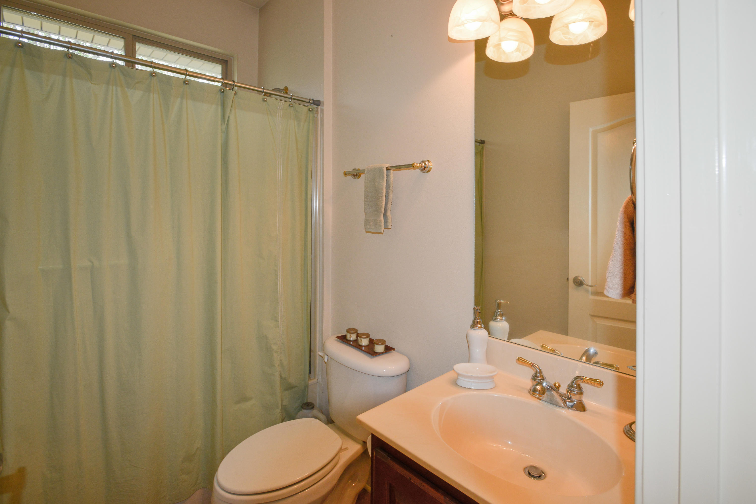 CHARDONNAY ESTATES - Residential