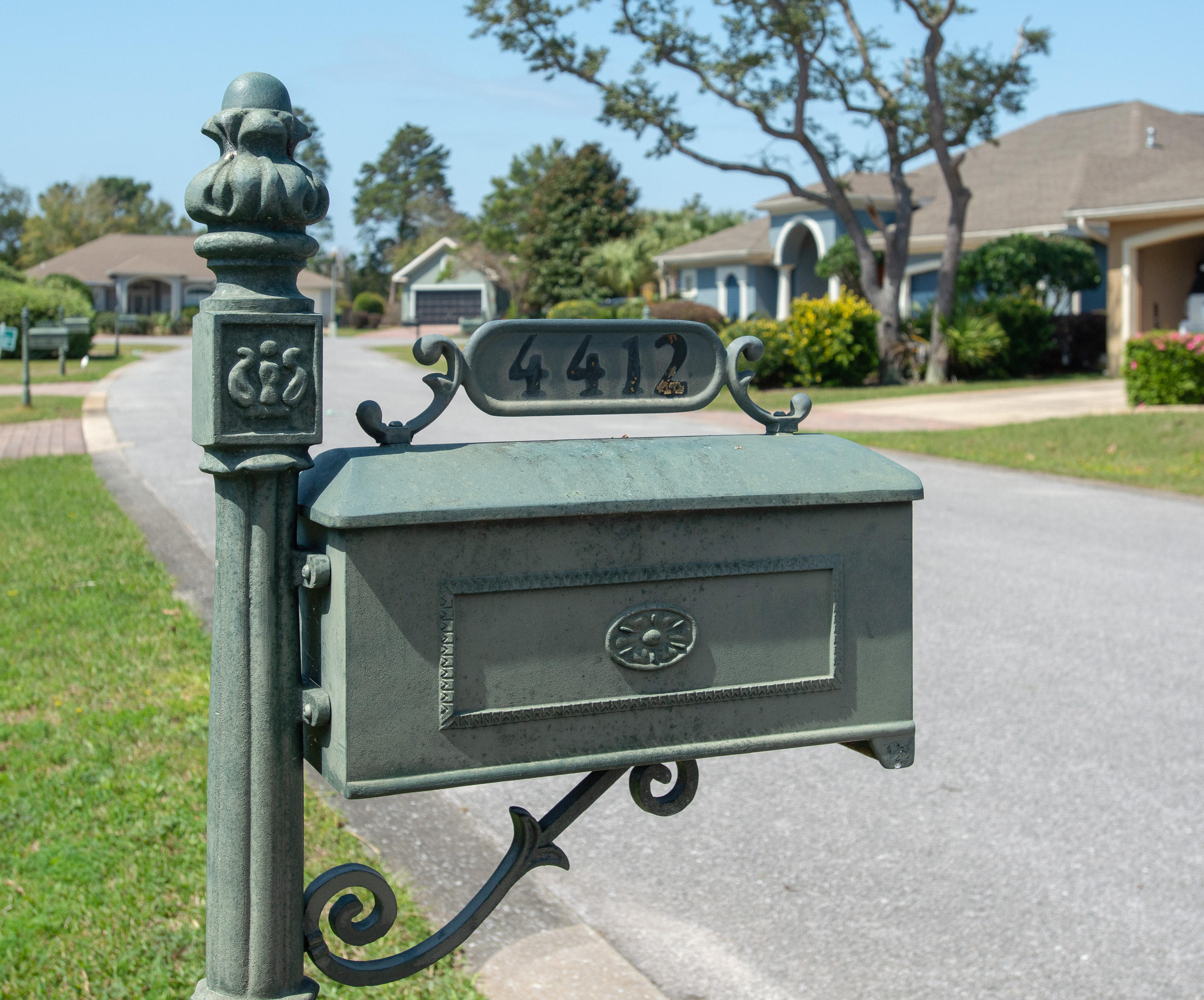 CHARDONNAY ESTATES - Residential