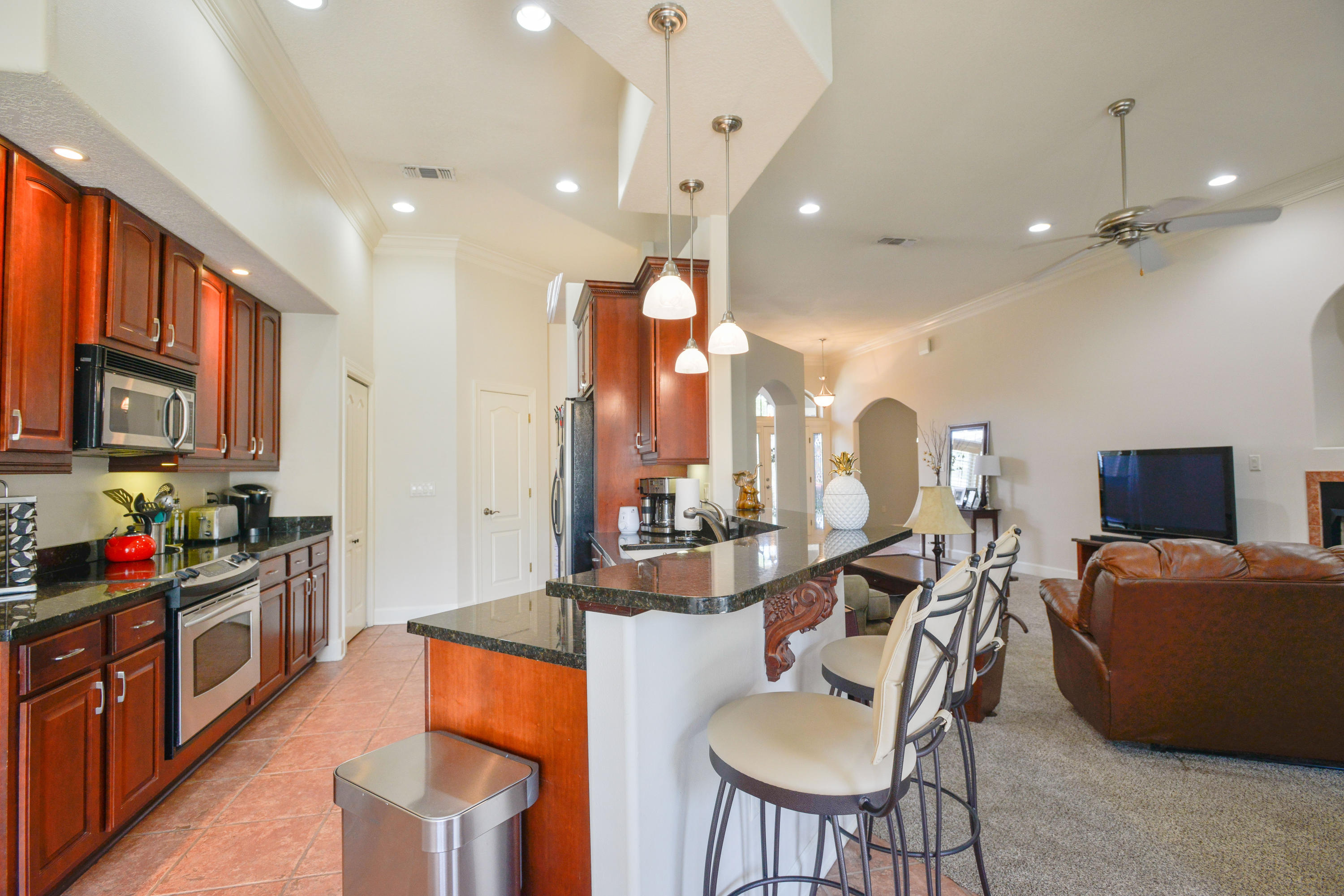 CHARDONNAY ESTATES - Residential