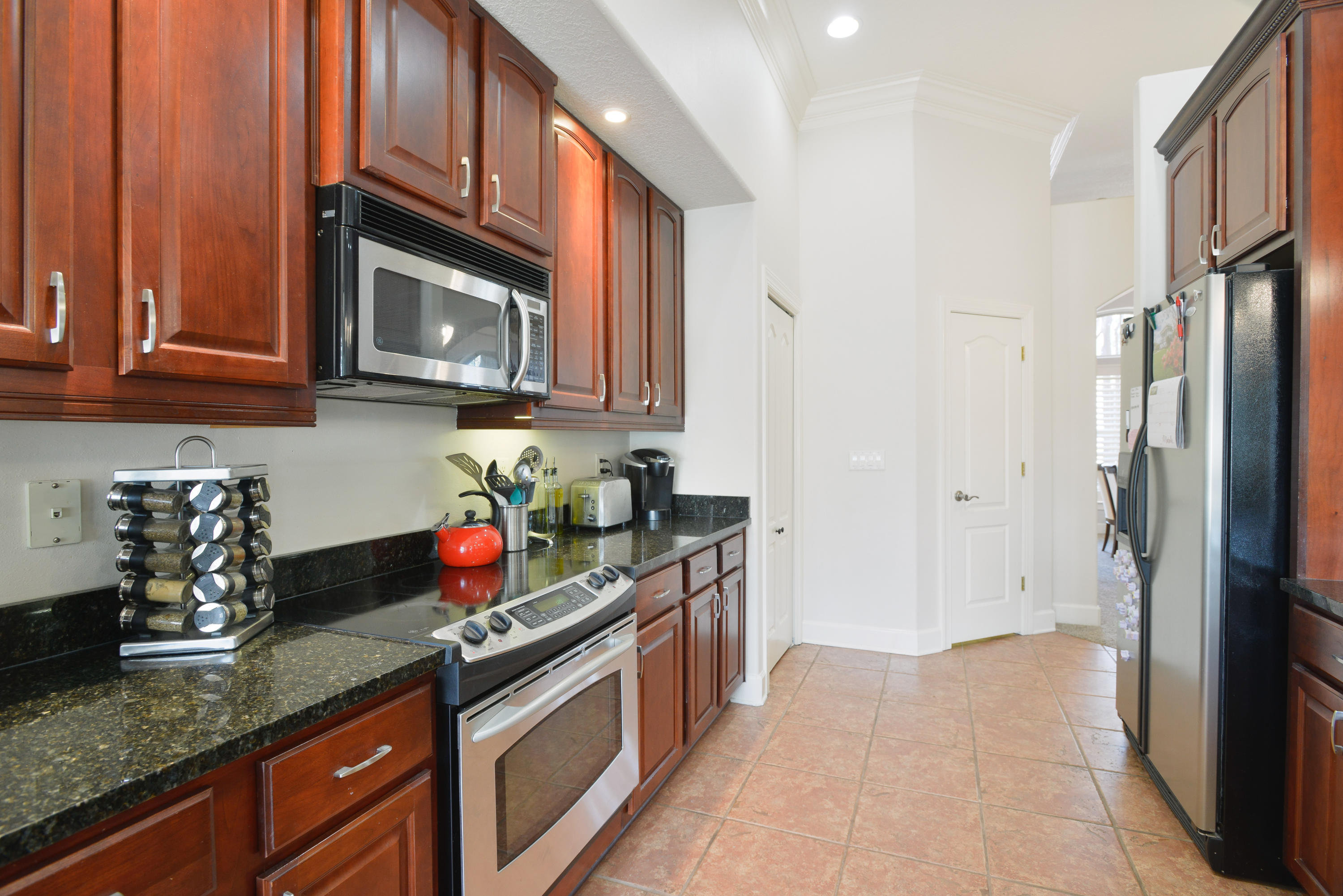 CHARDONNAY ESTATES - Residential