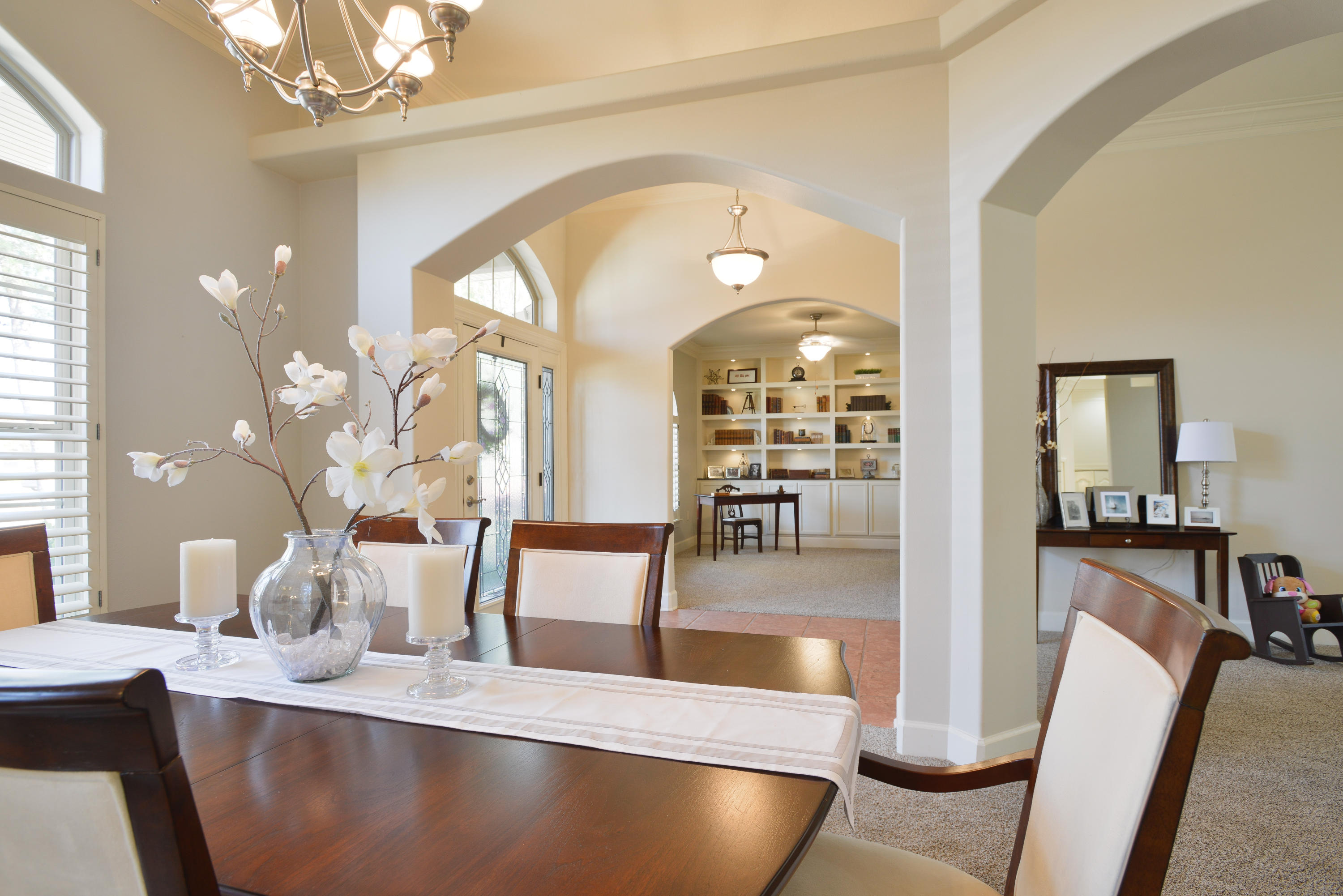 CHARDONNAY ESTATES - Residential