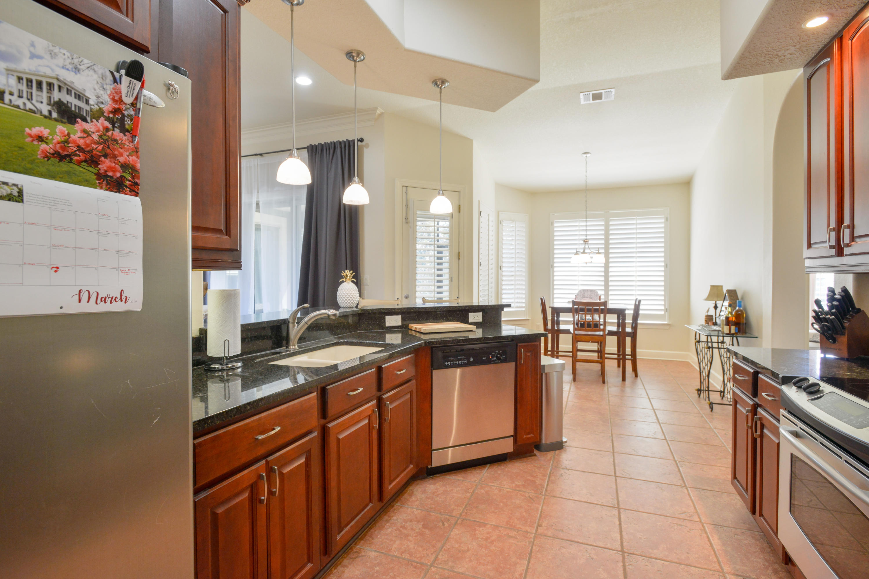 CHARDONNAY ESTATES - Residential