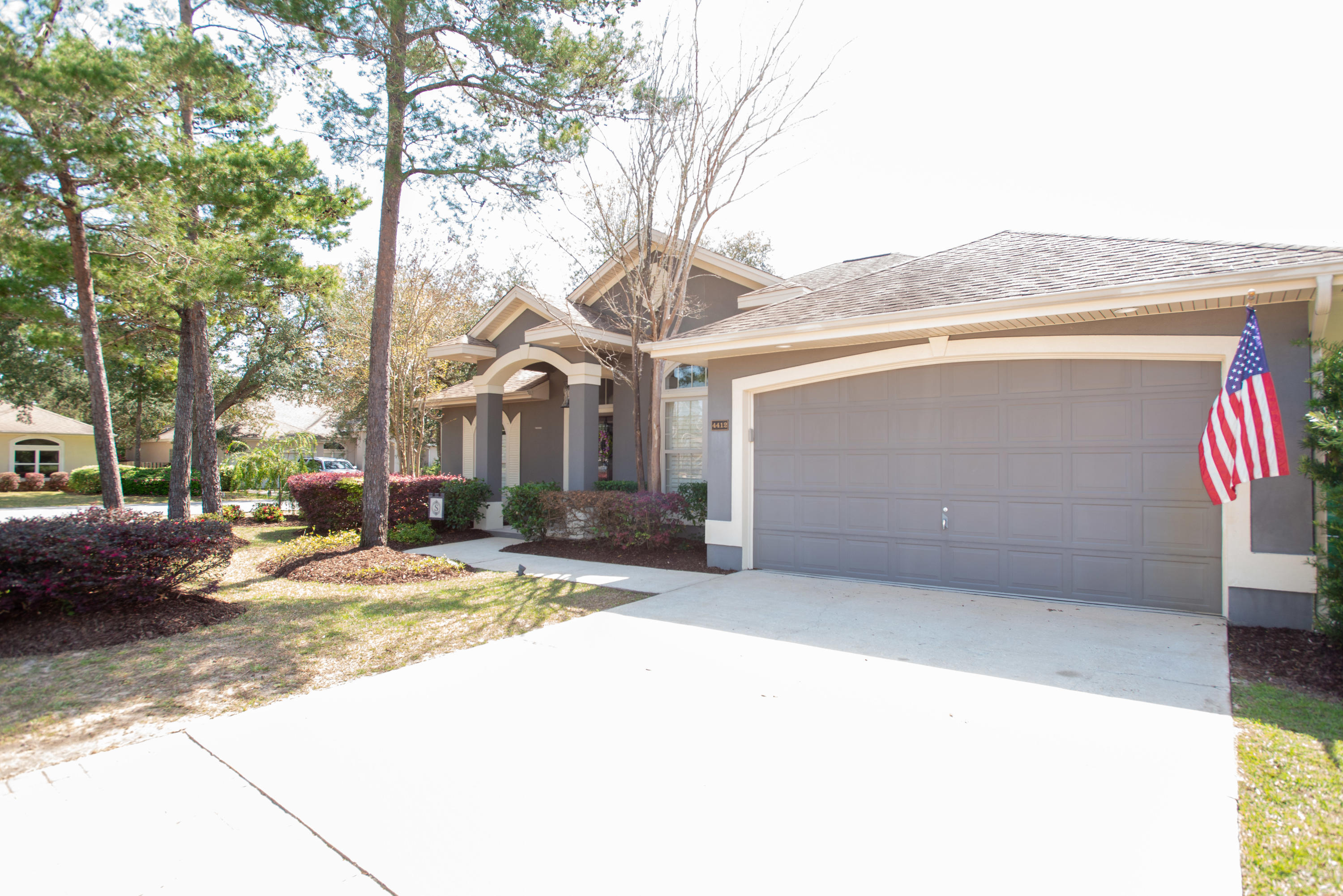 CHARDONNAY ESTATES - Residential