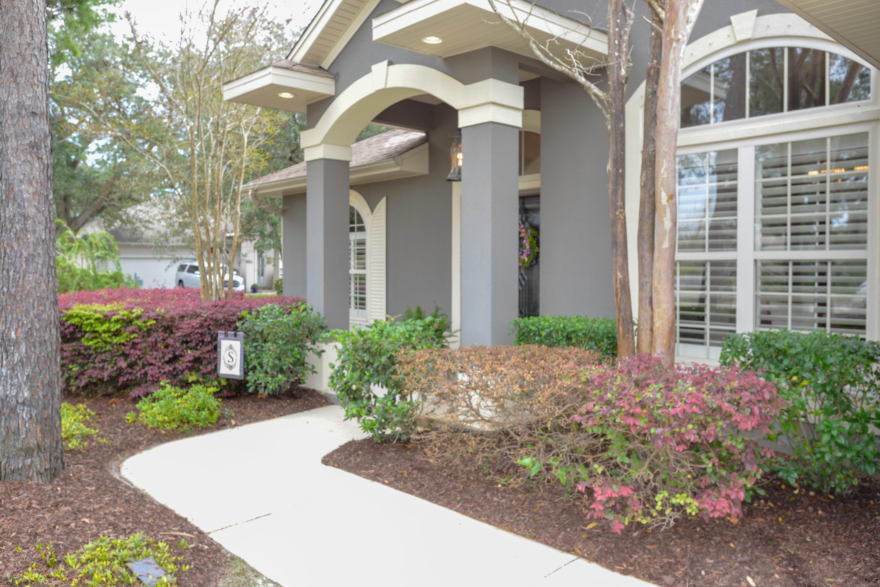 CHARDONNAY ESTATES - Residential