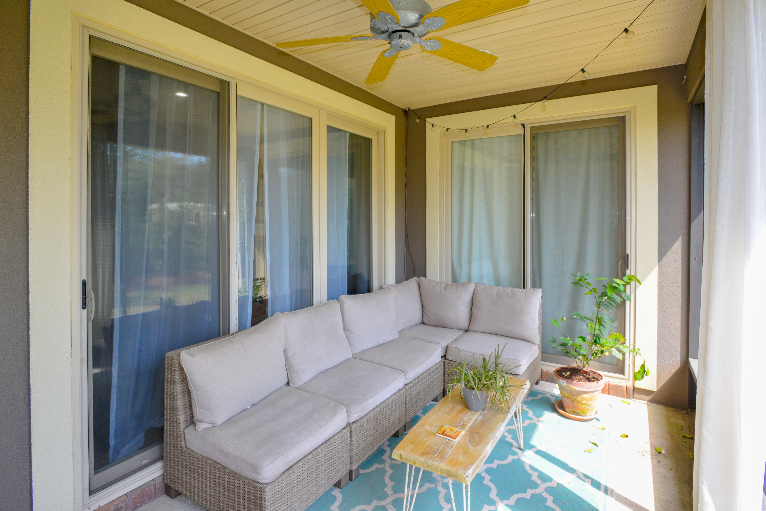 CHARDONNAY ESTATES - Residential