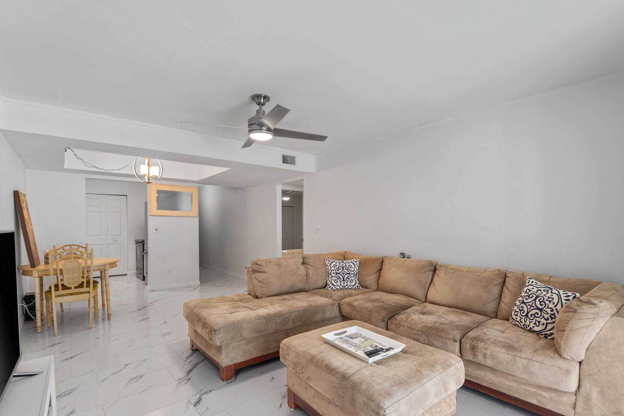 CEDARS CONDO - Residential