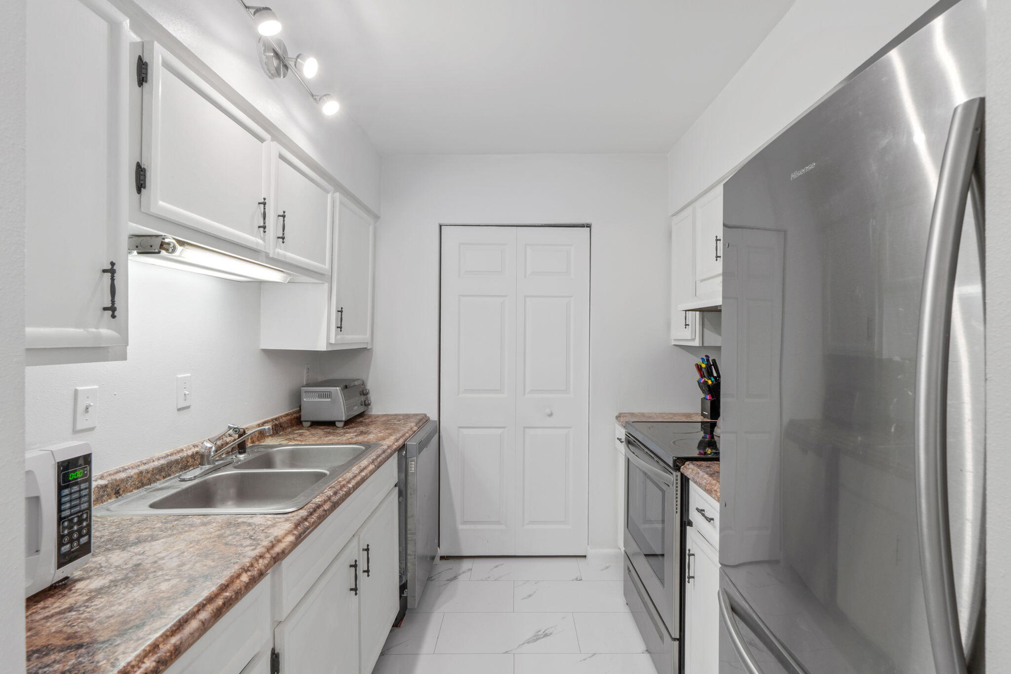 CEDARS CONDO - Residential